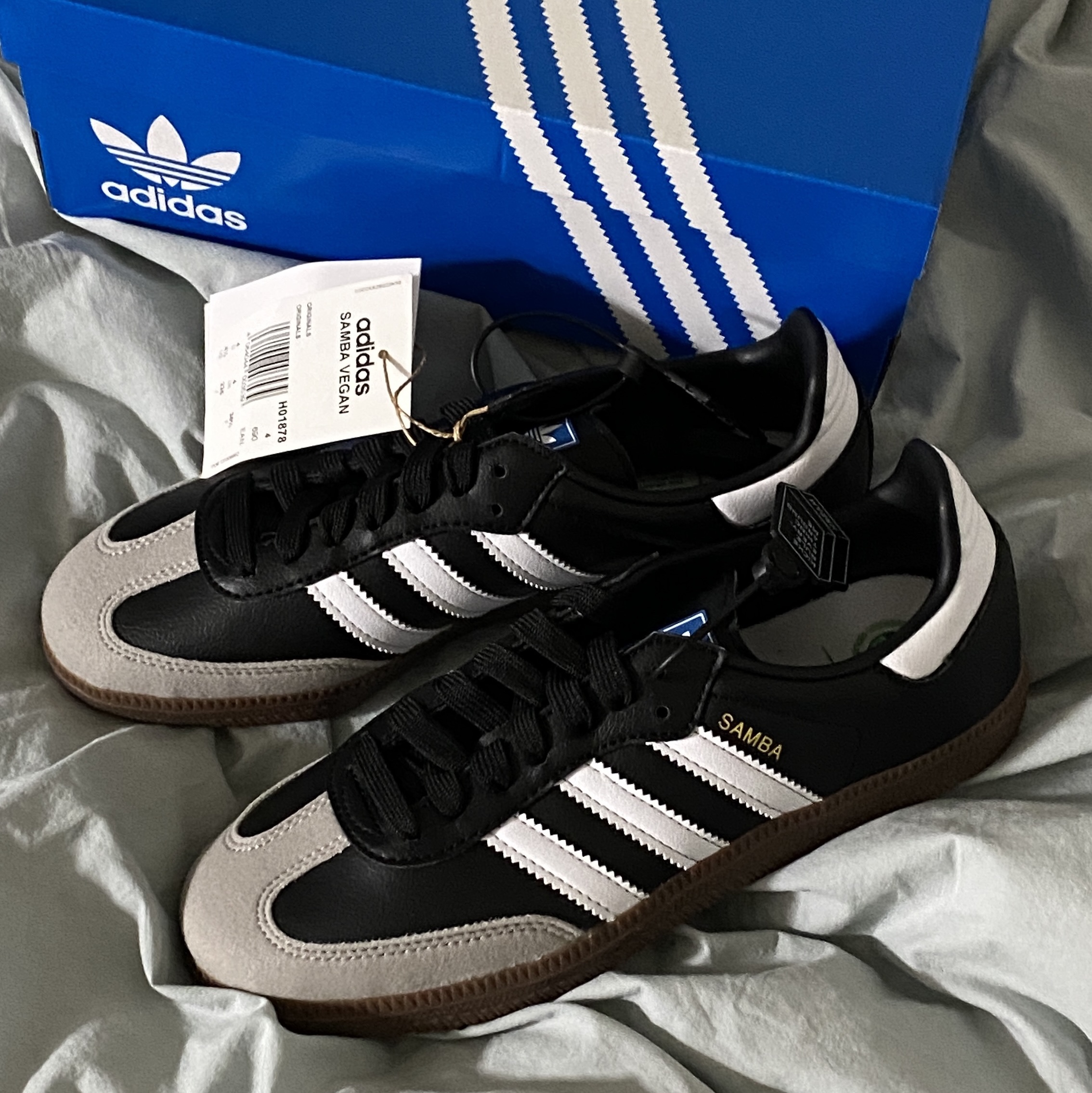 Adidas Samba Vegan Black White 착용 스타일