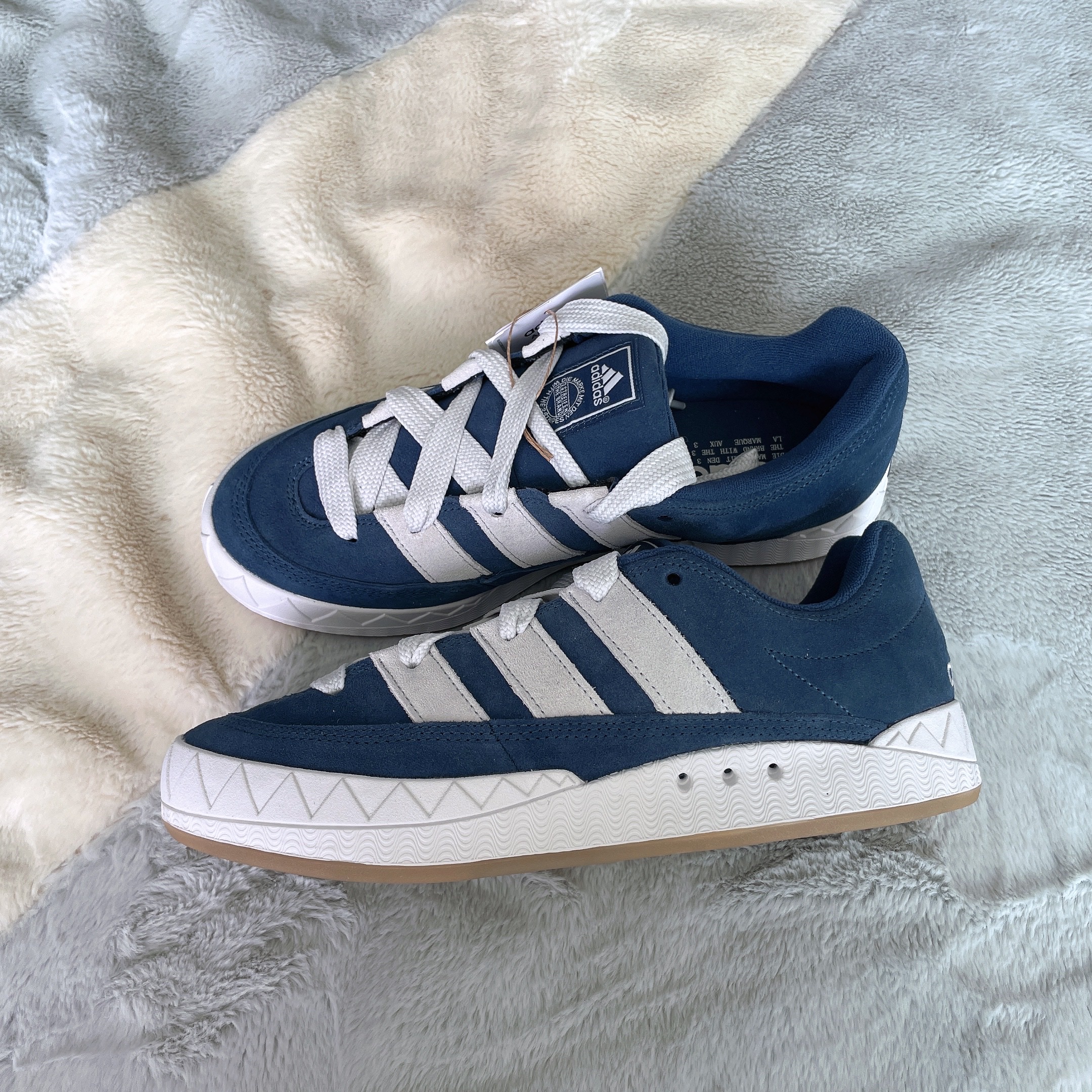 Adidas Adimatic Night Marin 착용 스타일 - 2