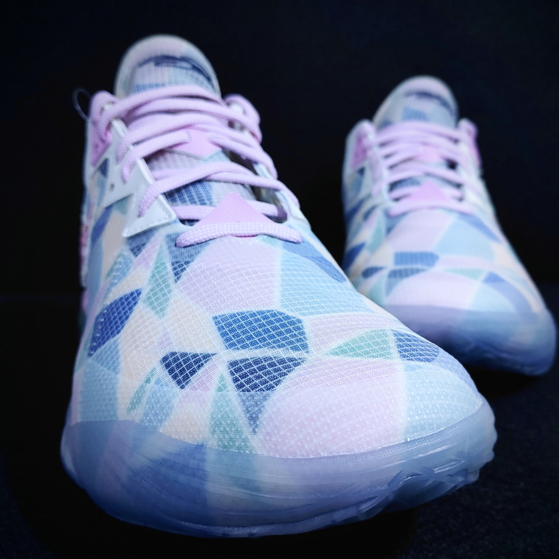 Nike x Atmos LeBron 18 Low Light Arctic Pink 착용 스타일 - 5