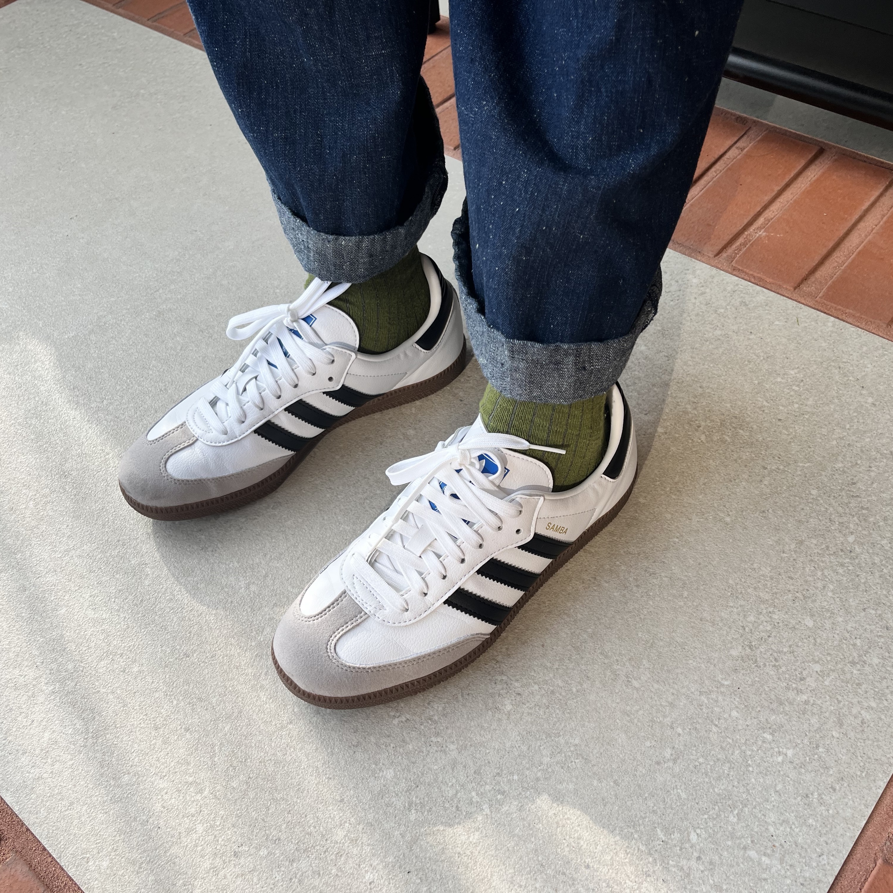 Adidas Samba Vegan White Black 착용 스타일 - 2