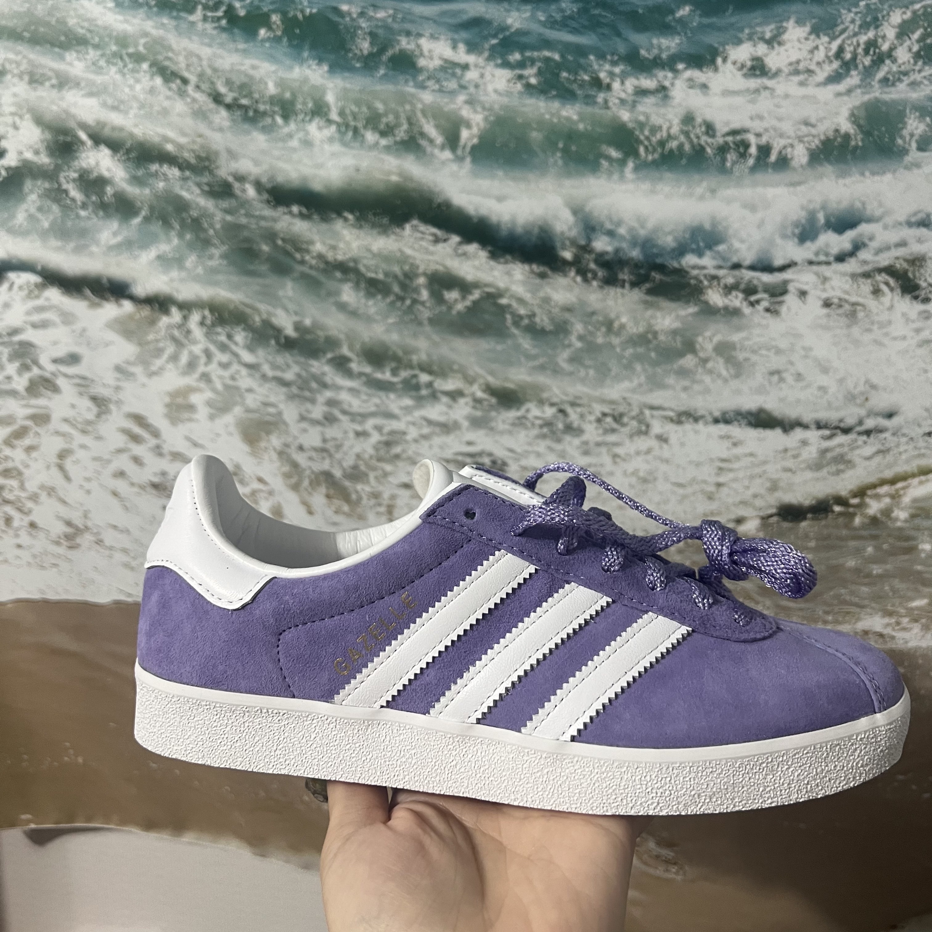 Adidas Gazelle 85 Magic Lilac Cloud White, Adidas Gazelle Almost Yellow 착용 스타일 - 4