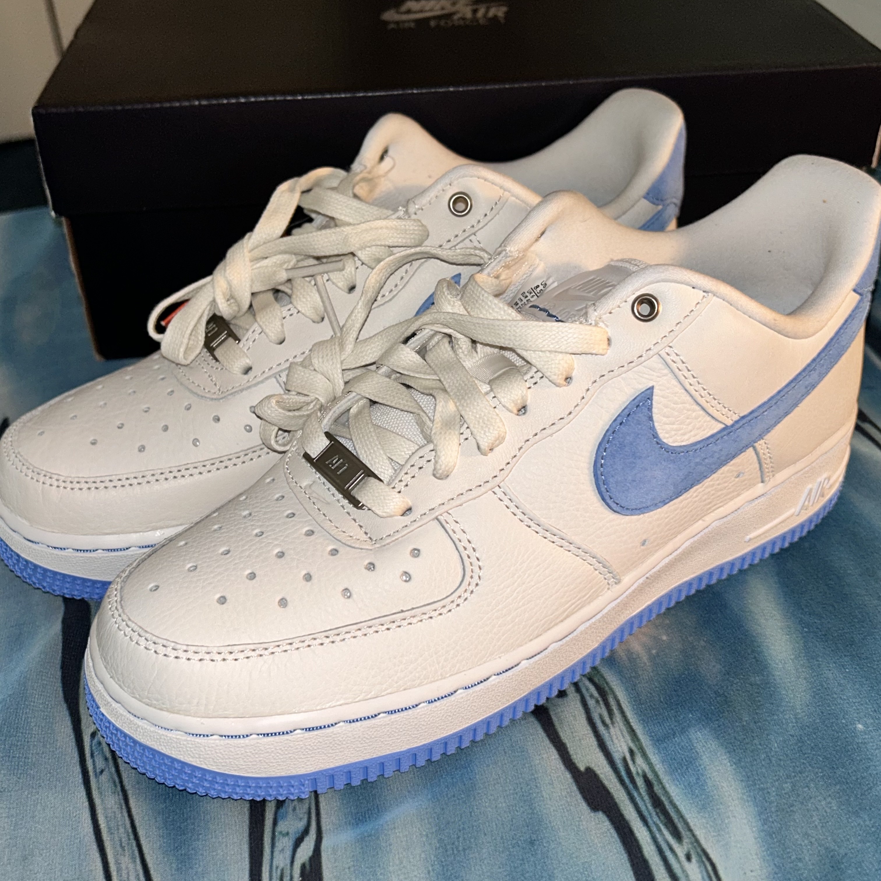 (W) Nike Air Force 1 LXX University Blue 착용 스타일 - 2