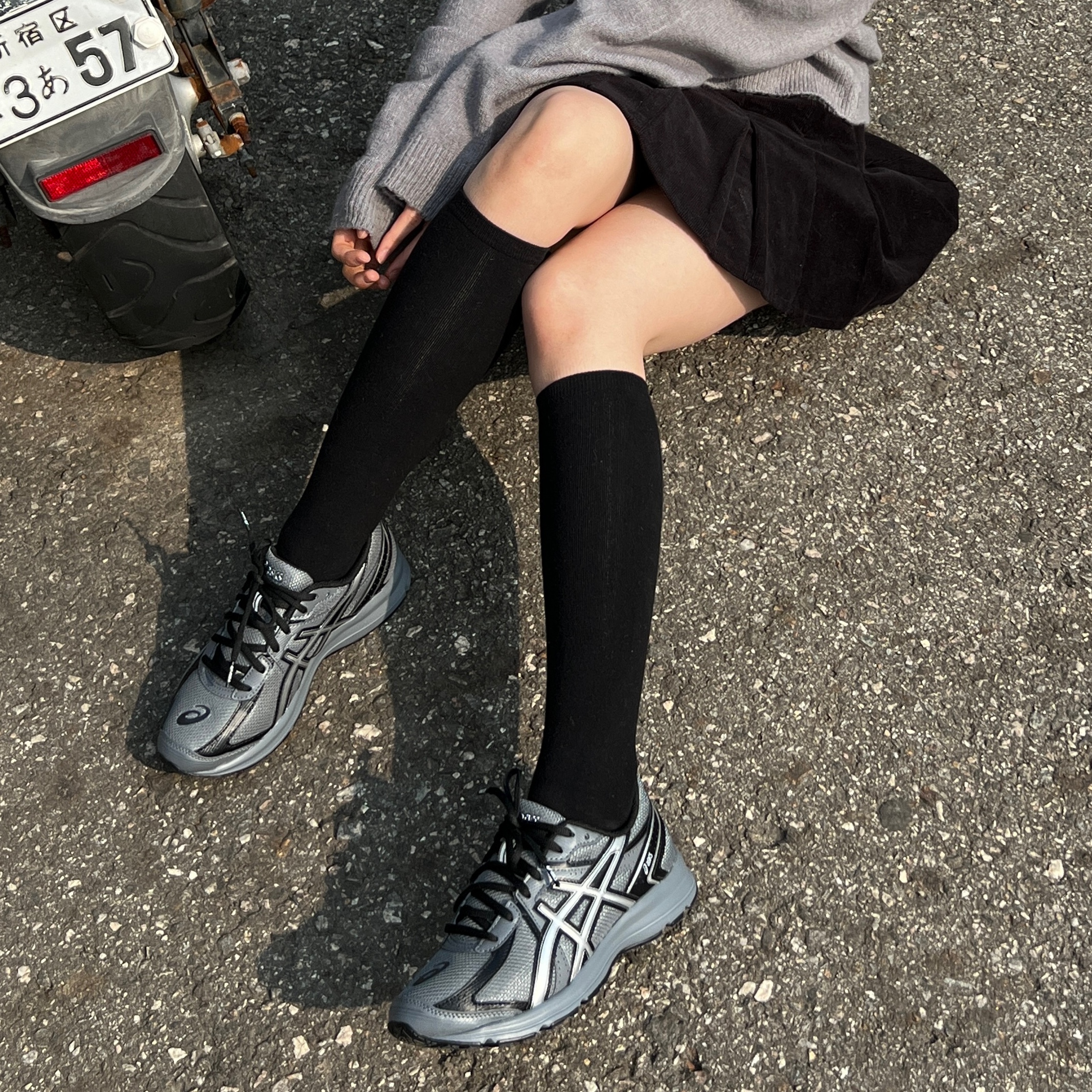 Asics Jog 100 S Steel Grey - 2E Wide 착용 스타일 - 3