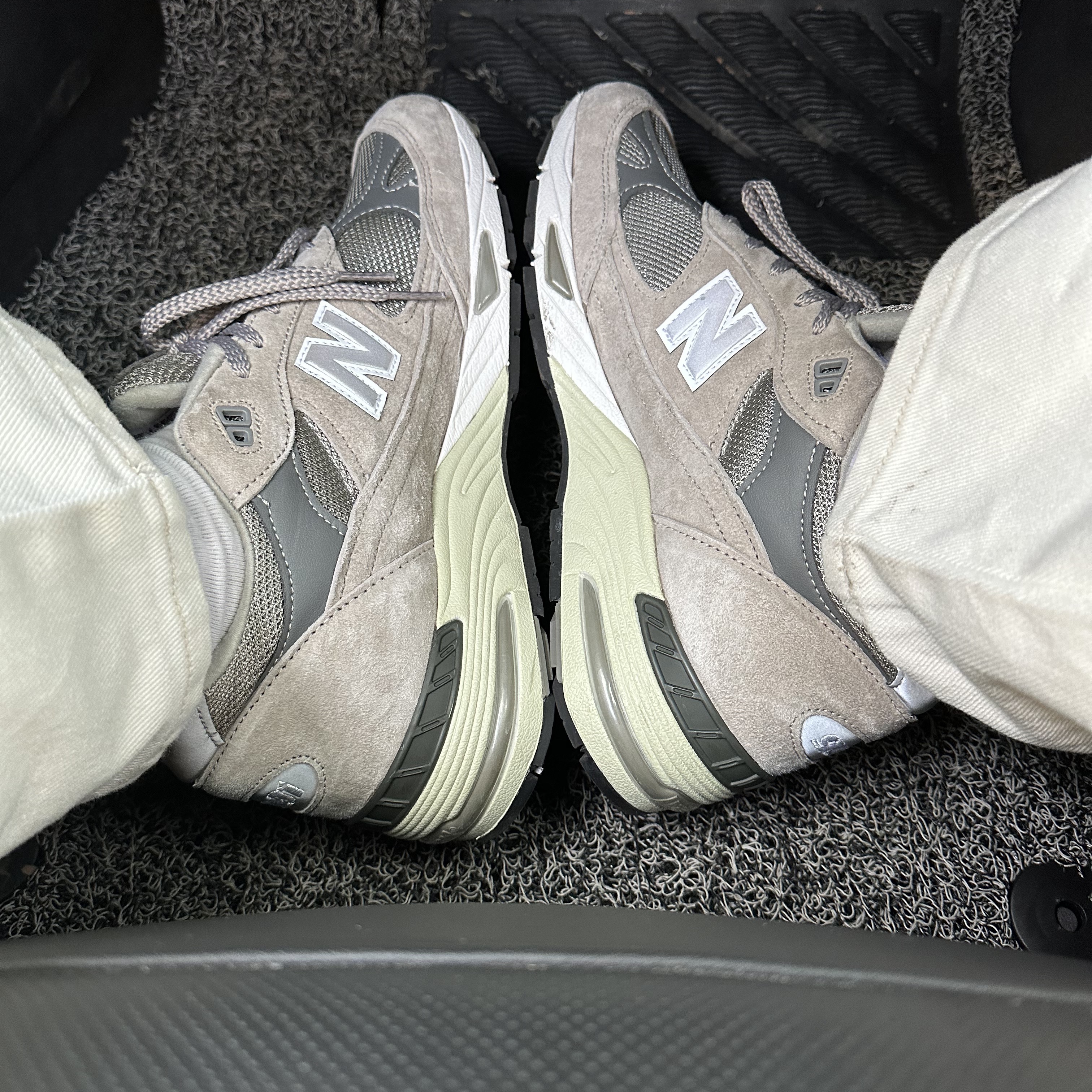 New Balance 991 Made in UK Grey 착용 스타일 - 2