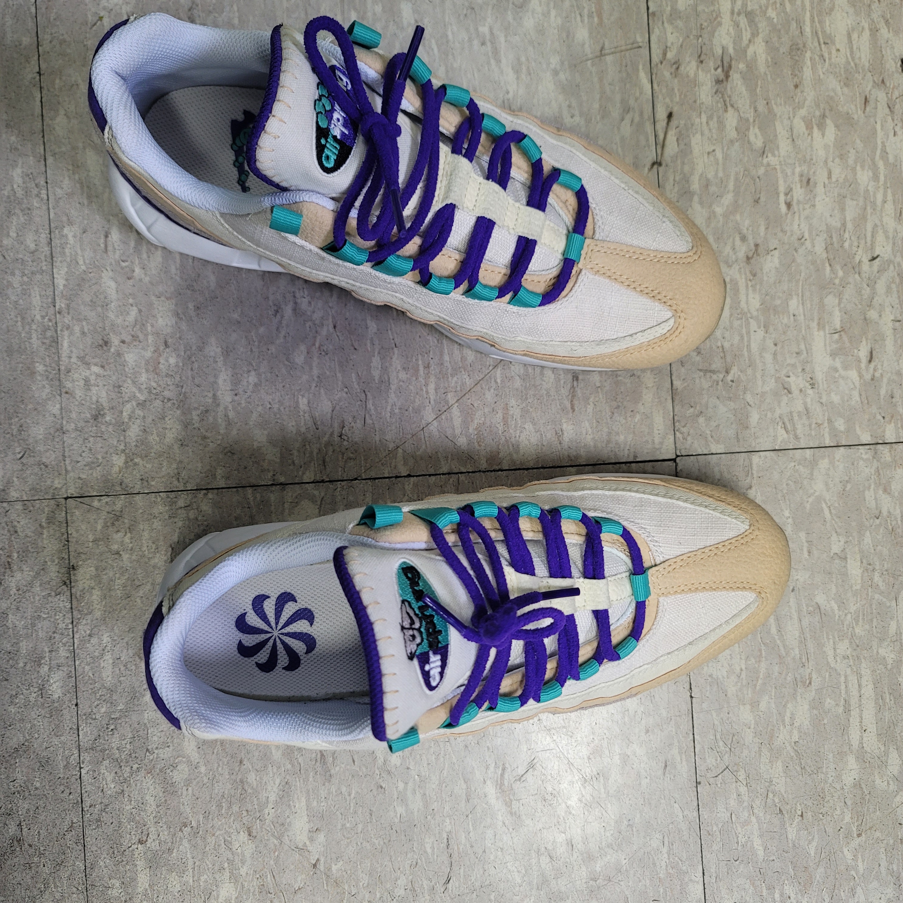 Nike Air Max 95 SE Coconut Milk Phantom 착용 스타일