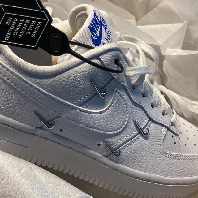 (W) Nike Air Force 1 Low '07 LX Chrome Luxe 착용 스타일