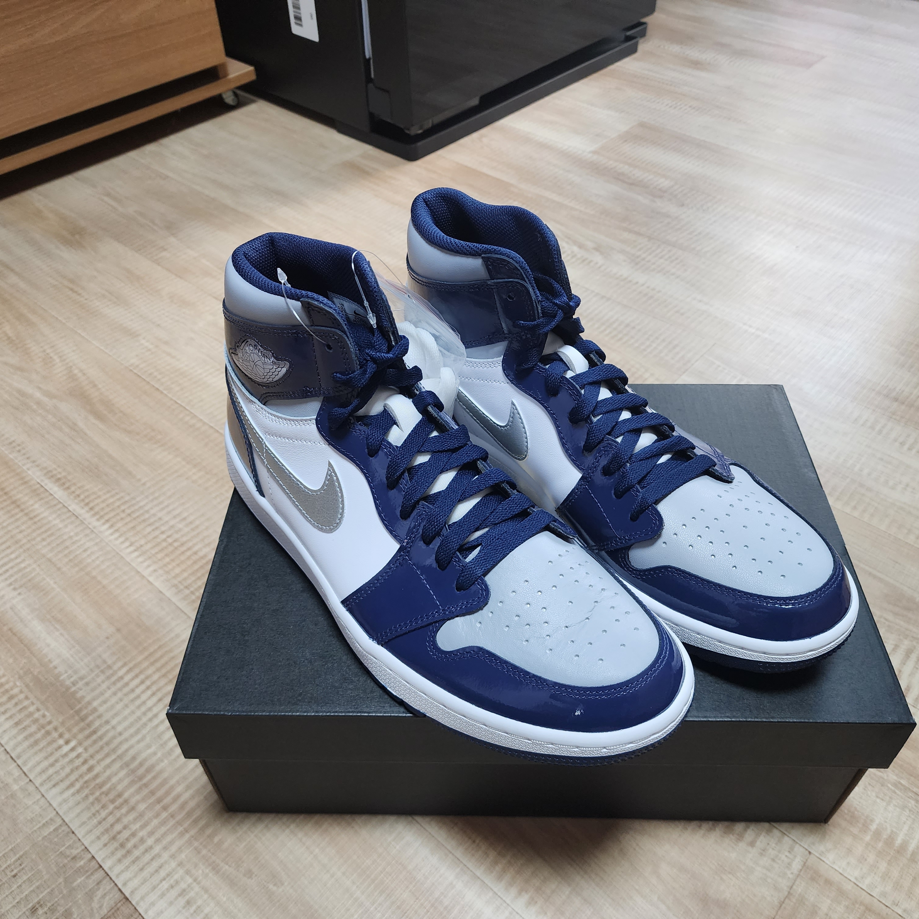 Jordan 1 Low Golf Wolf Grey 착용 스타일 - 2
