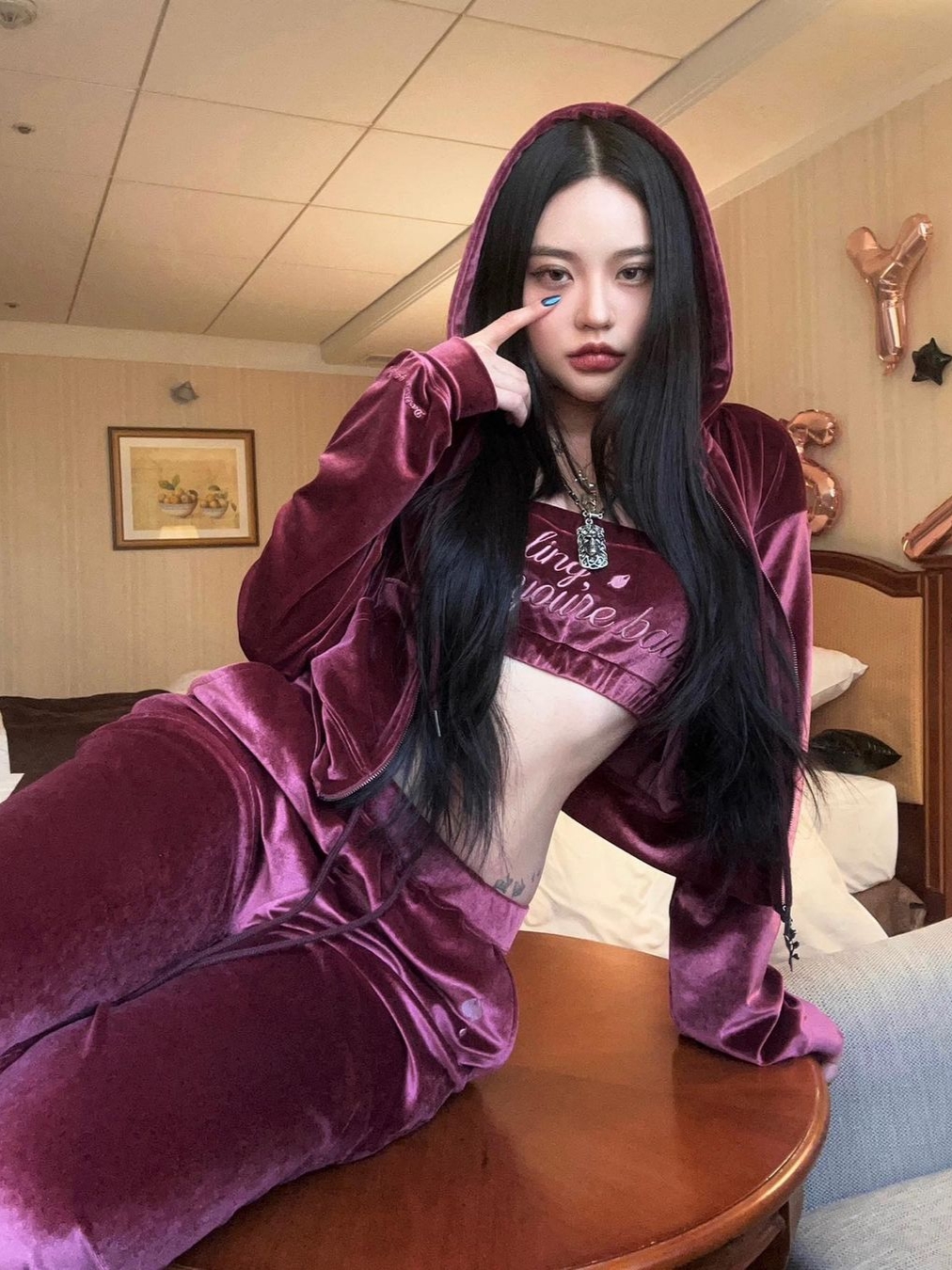 Darling You're Bad Women Darling Your Tube Top Velvet Wine 착용 스타일 - 2