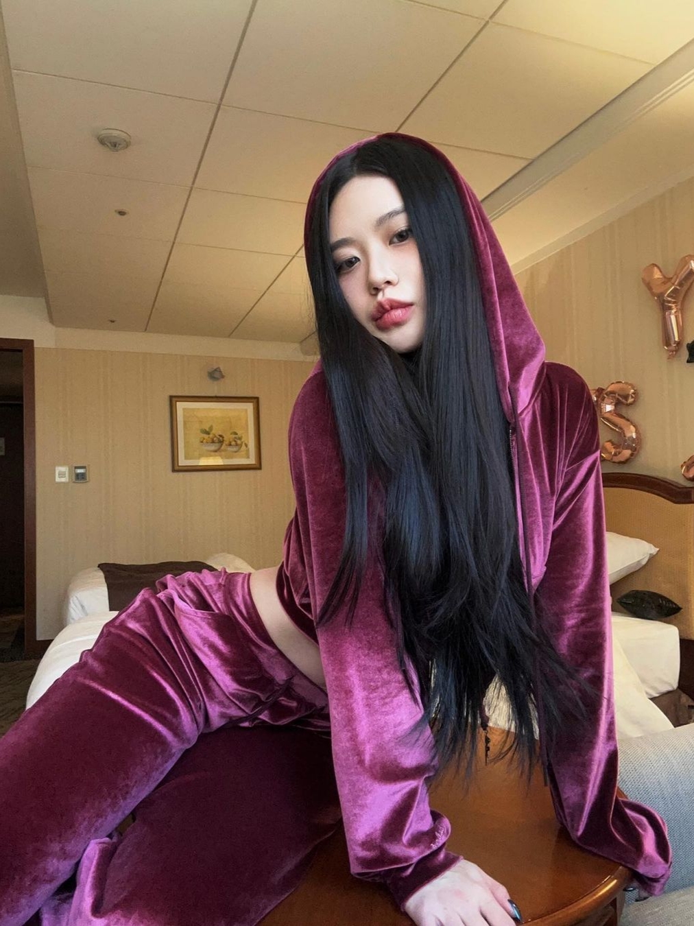 Darling You're Bad Women Darling Your Tube Top Velvet Wine 착용 스타일 - 4