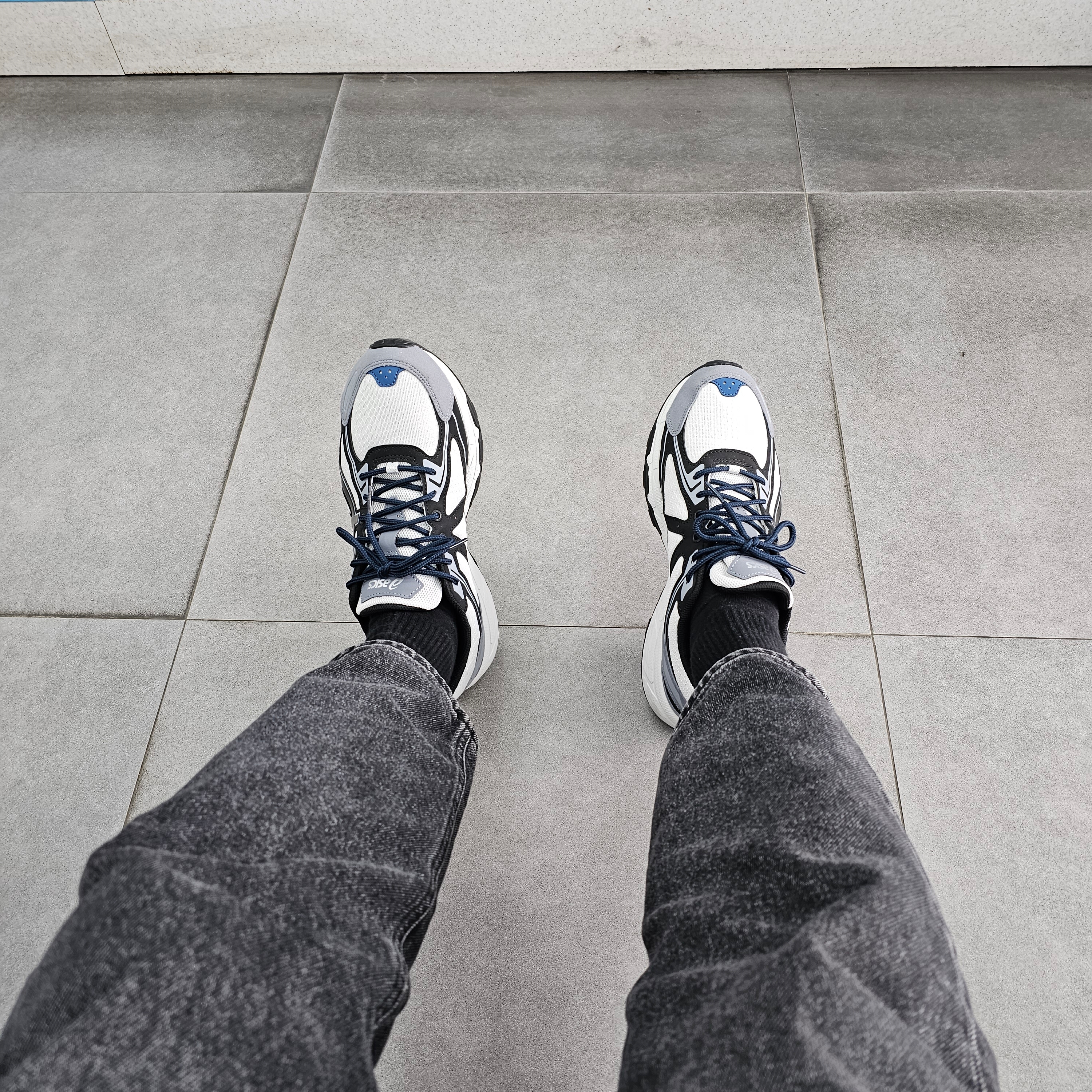 Asics Gel-Venture 6 SPS Glacier Grey 착용 스타일 - 1