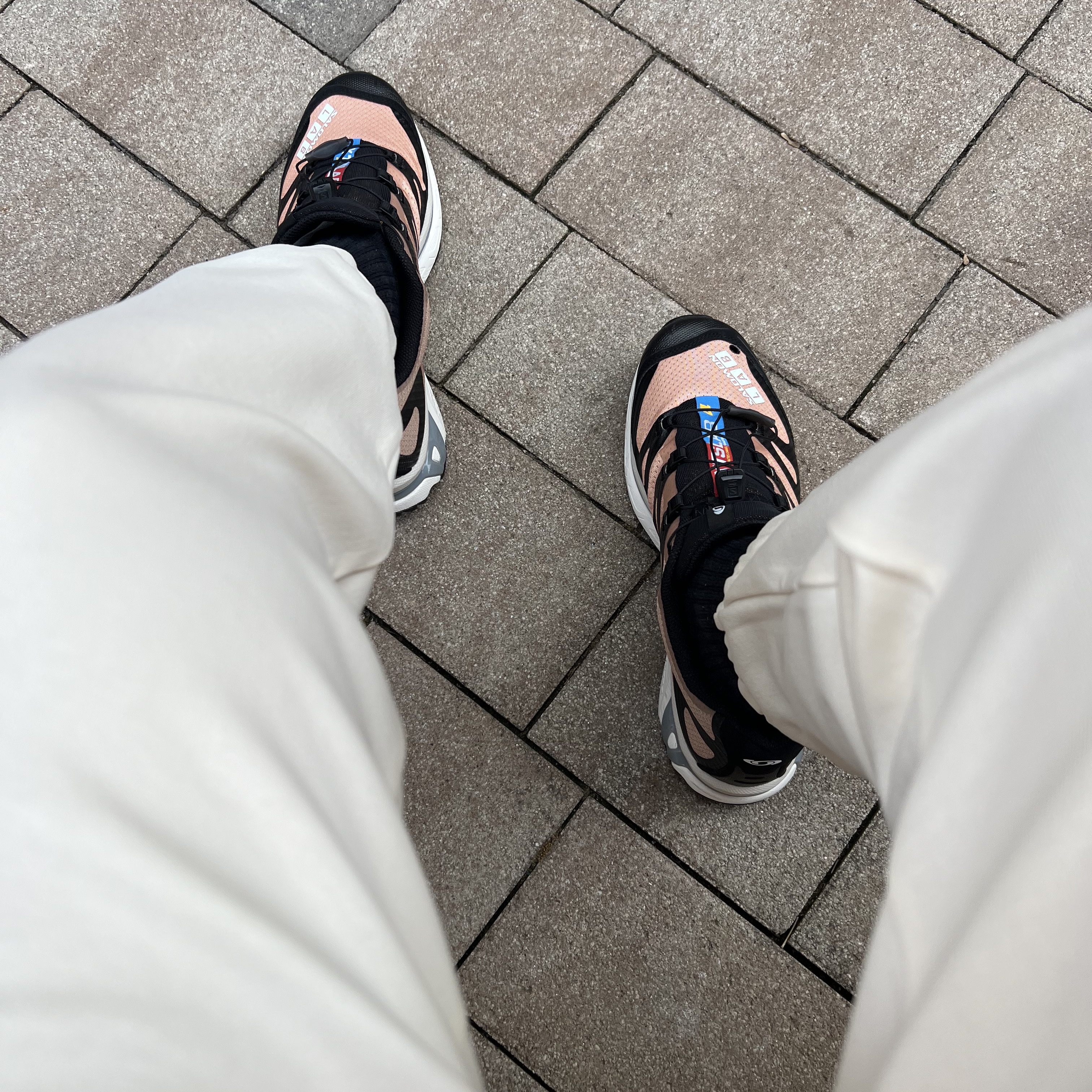 Salomon XT-4 Tobacco Brown 착용 스타일 - 2