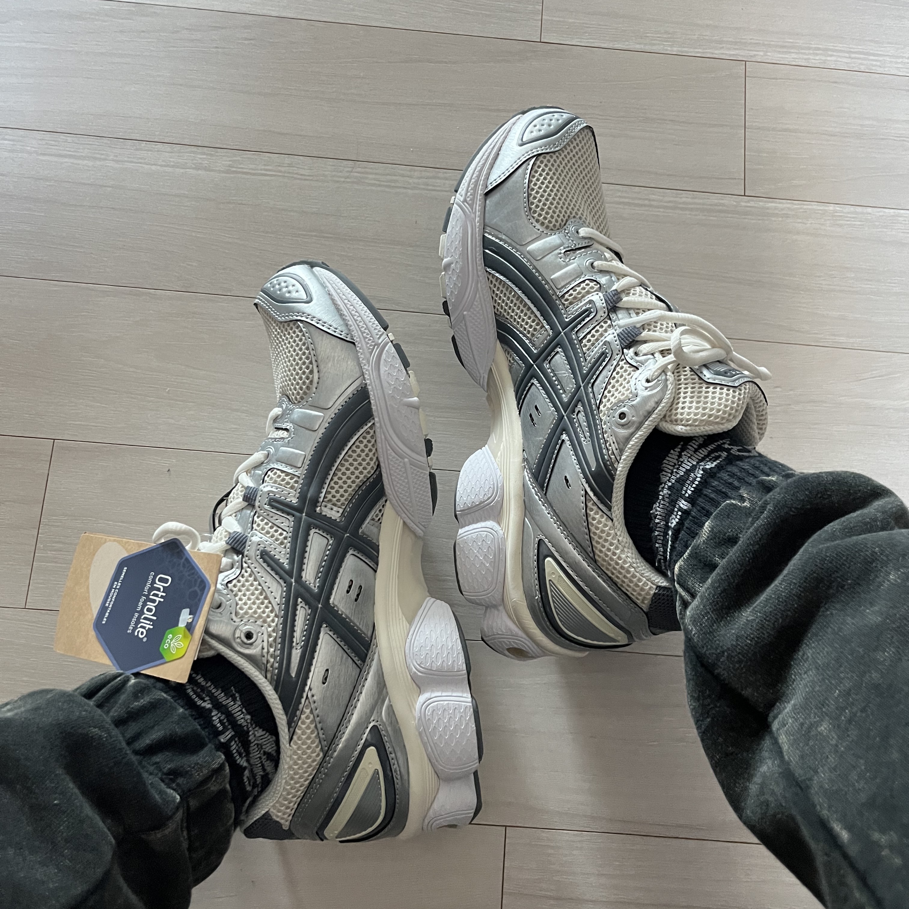 Asics Gel-Nimbus 9 Pure Silver Metropolis 착용 스타일 - 1