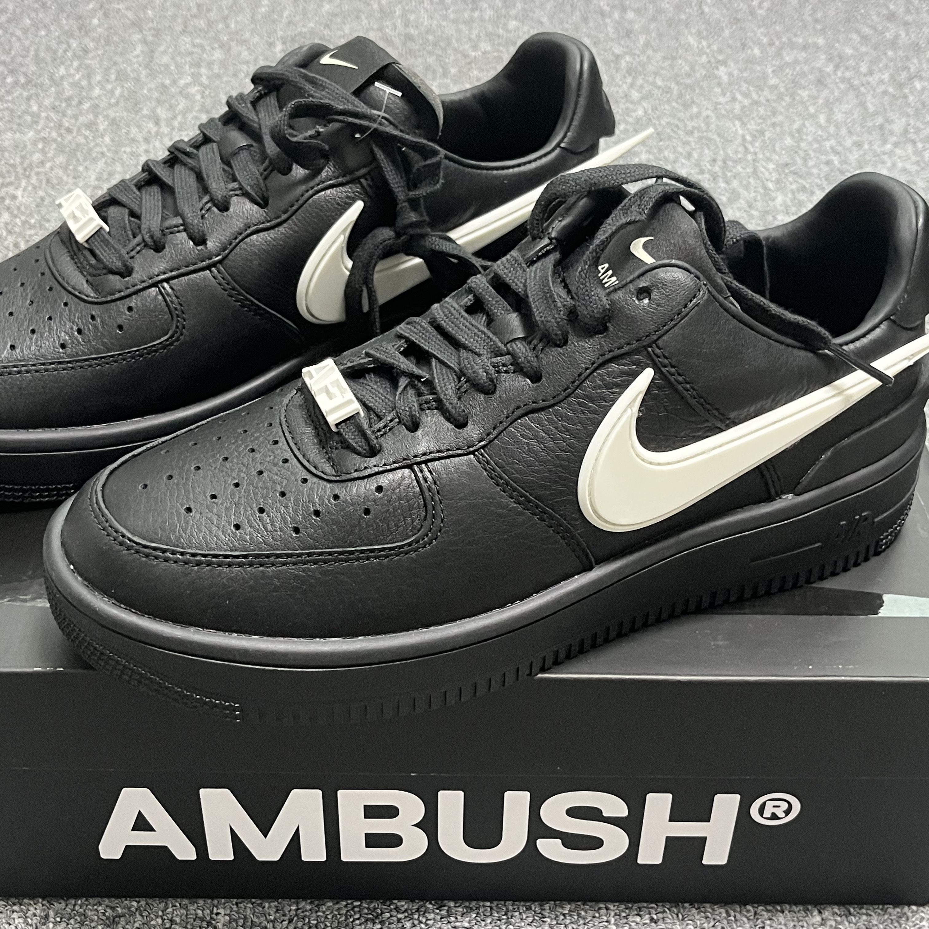 Nike x Ambush Air Force 1 Low SP Black 착용 스타일 - 2