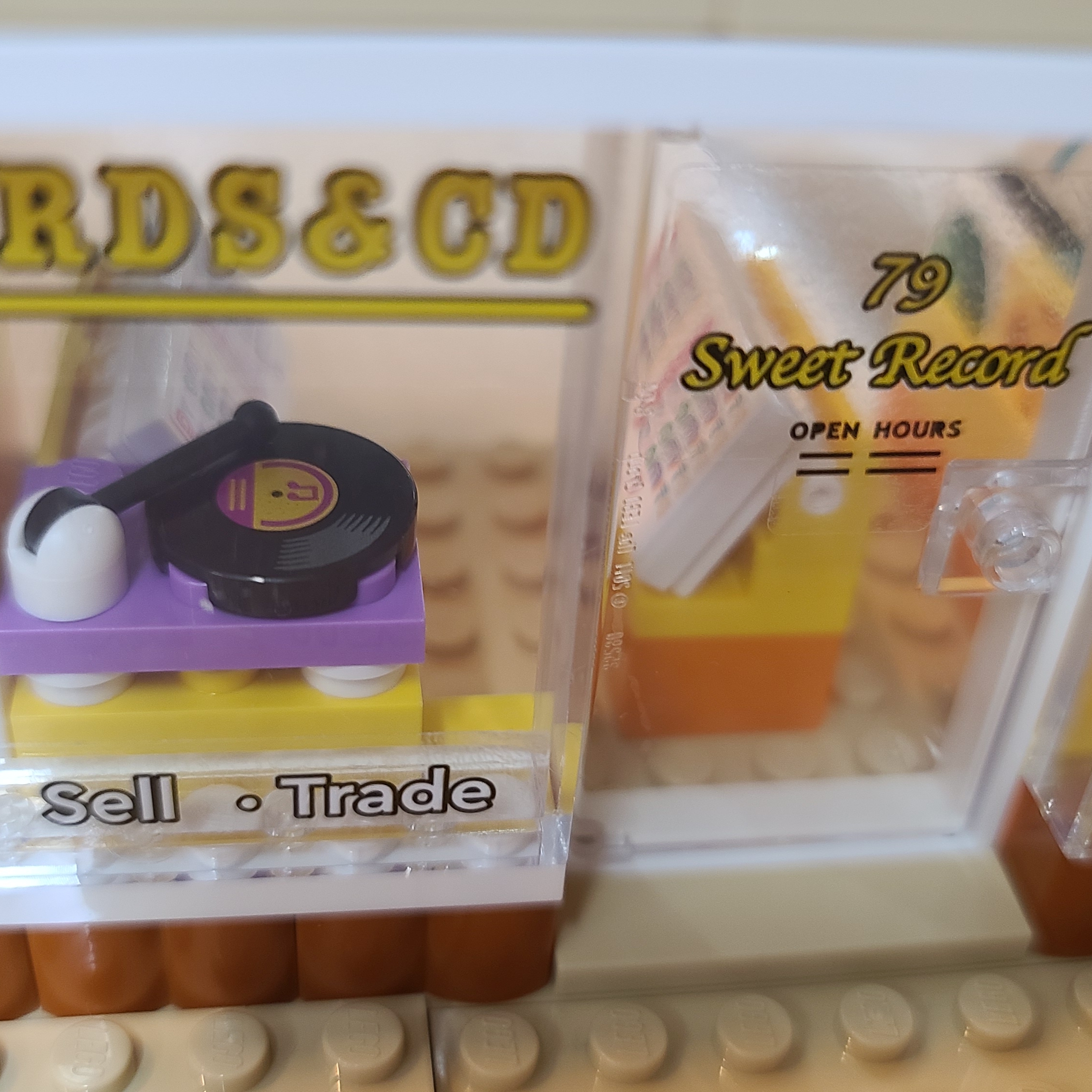 Lego BTS Dynamite 착용 스타일 - 2