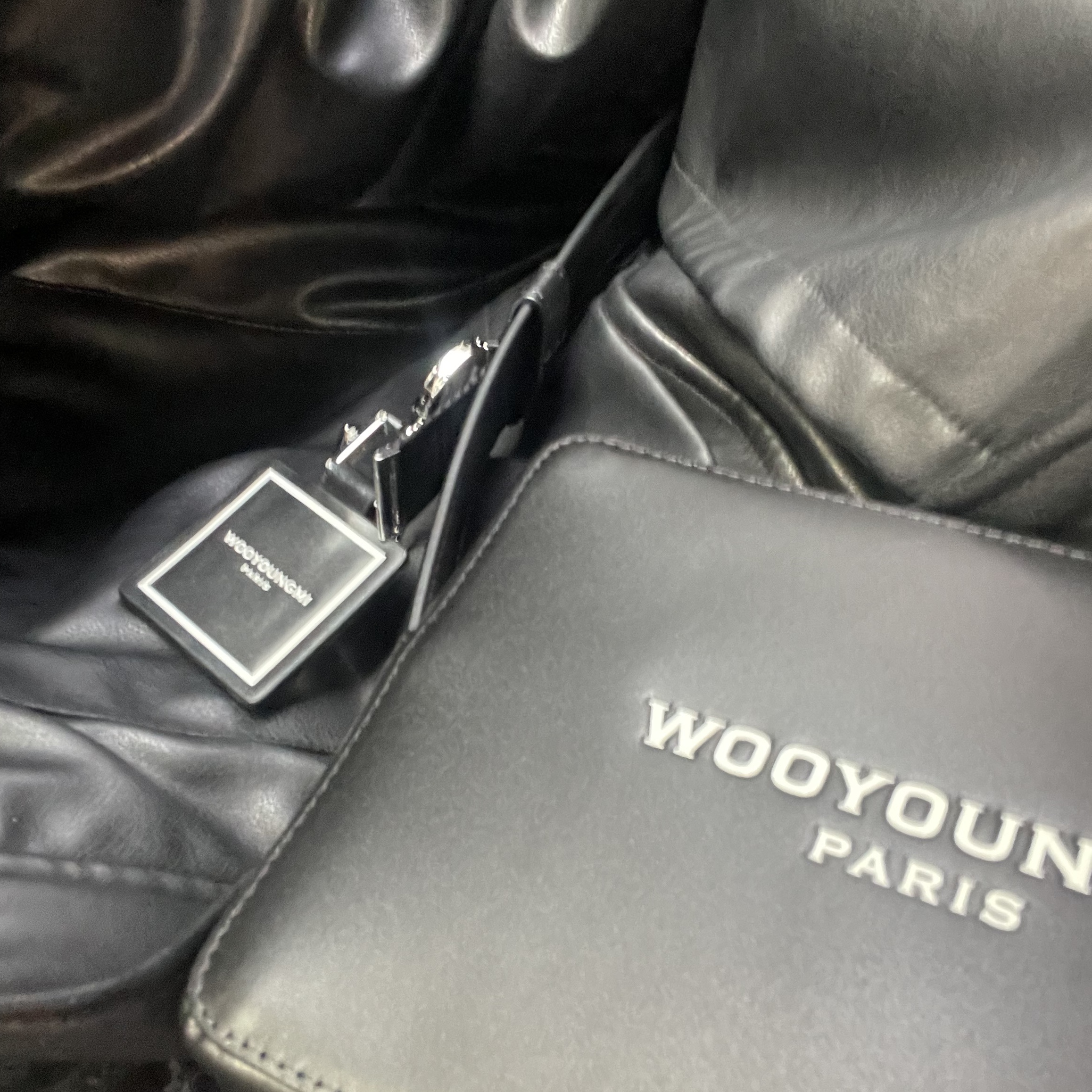 Wooyoungmi Square Mini Bag Black 착용 스타일