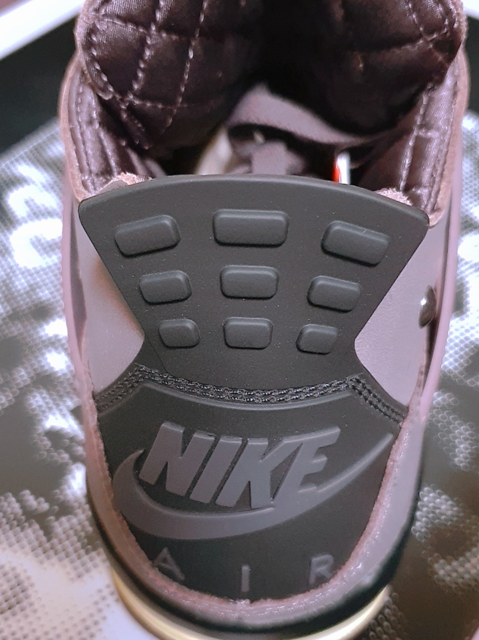Jordan 4 x A Ma Maniere Retro Violet Ore 착용 스타일