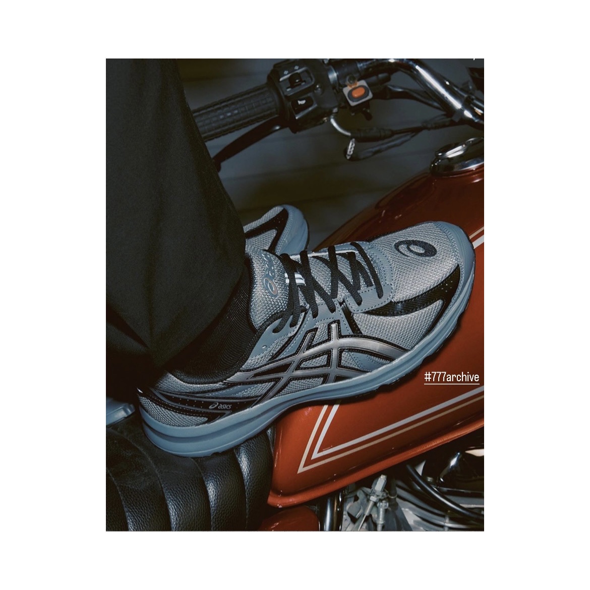 Asics Jog 100 S Steel Grey - 2E Wide 착용 스타일 - 3
