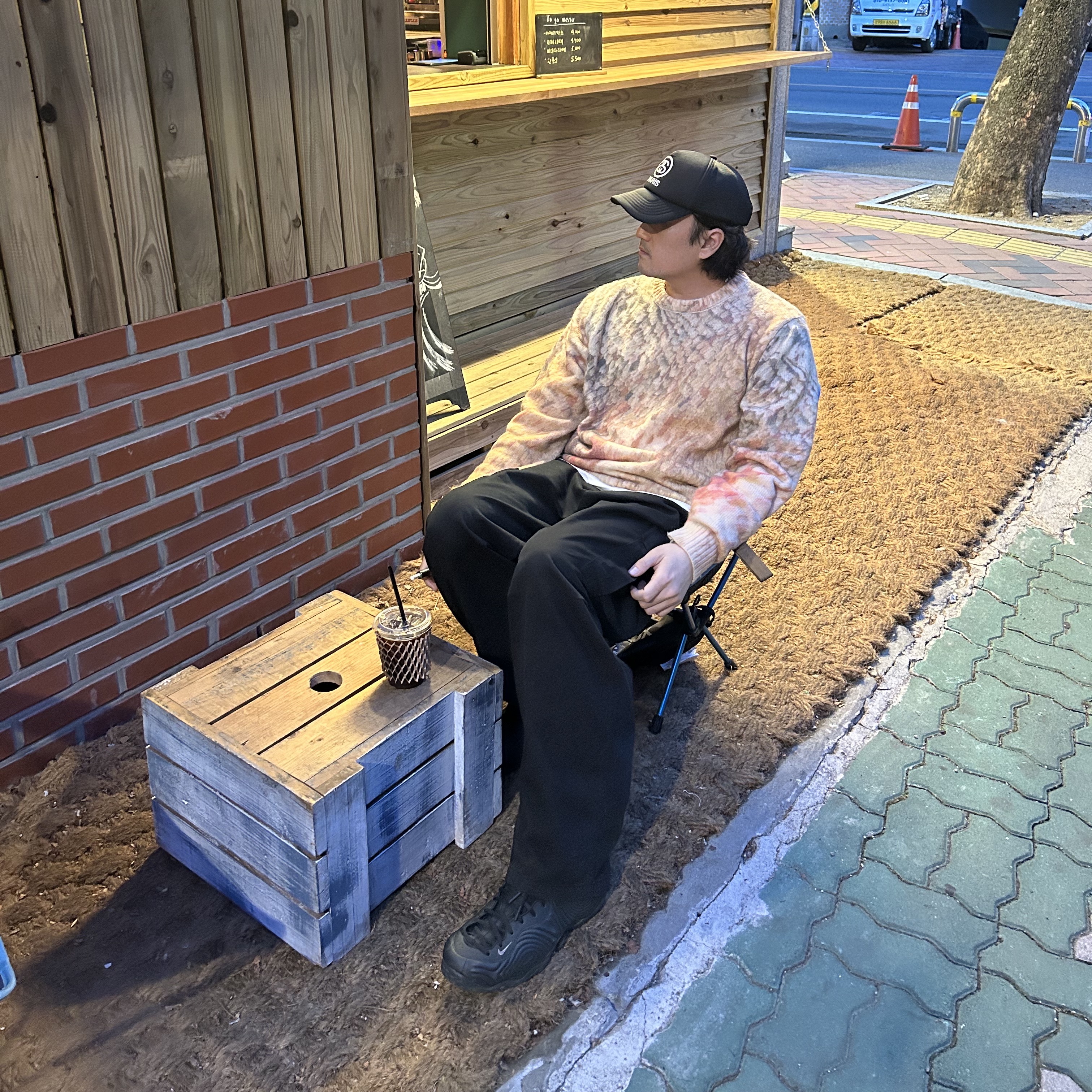 Nike x Comme des Garcons Homme Plus Air Foamposite One Black, Stussy Wings Print Sweater Multi 착용 스타일 - 1
