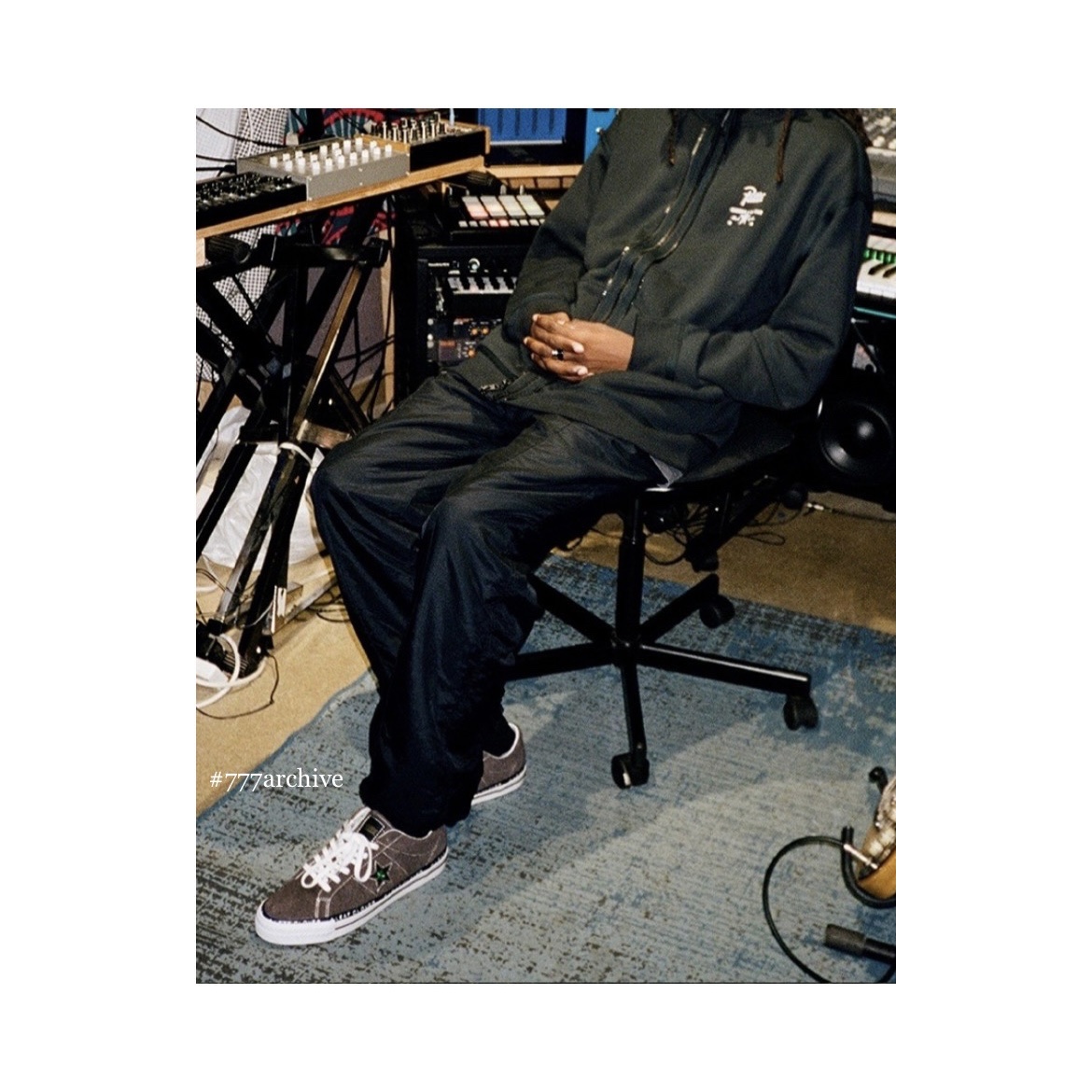 Converse x Patta One Star Pro Ox Java, Converse x Patta Four Leaf Clover Cargo Pants Black 착용 스타일 - 2