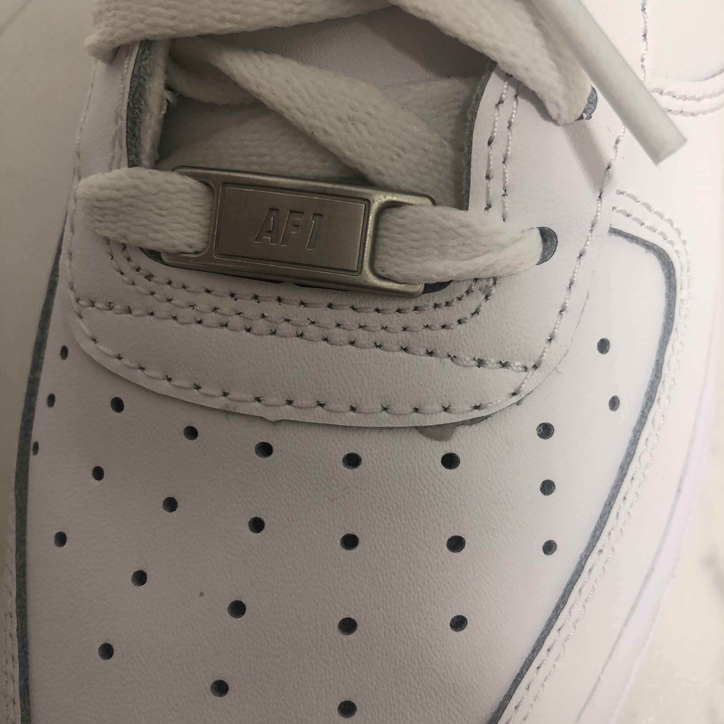 (GS) Nike Air Force 1 LE White 착용 스타일 - 2