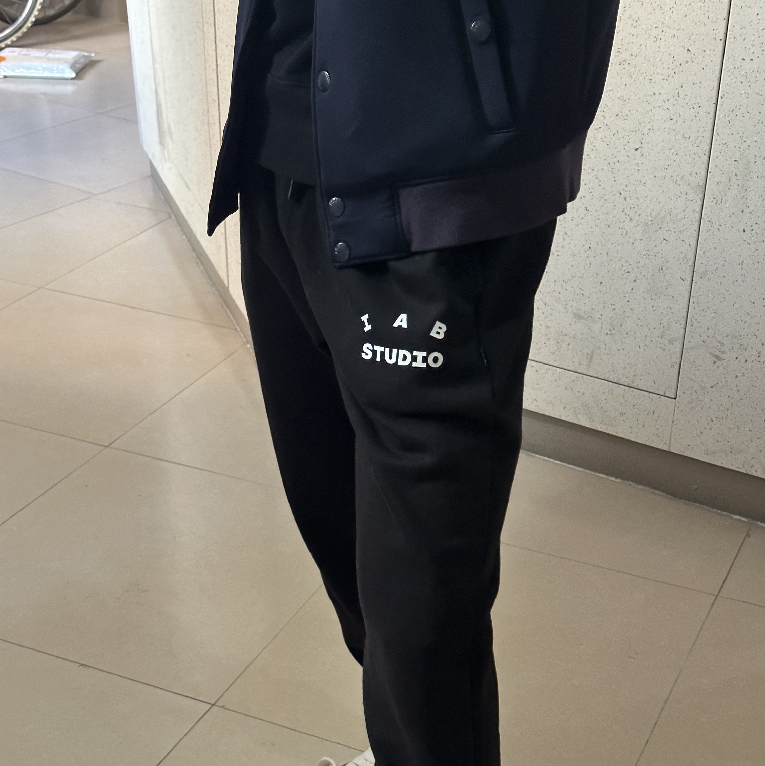 IAB Studio Sweatpants Black White - 23SS, Nike x Sacai x Undercover LDWaffle Black Bright Citron 착용 스타일 - 2