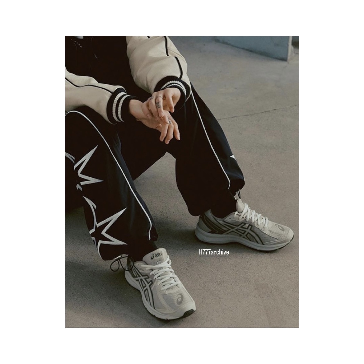Asics Jog 100 S Birch - 2E Wide 착용 스타일 - 2