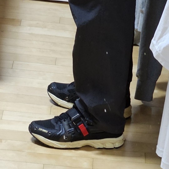Asics x Beams Gel-Kayano 14 Gore-Tex Black 착용 스타일