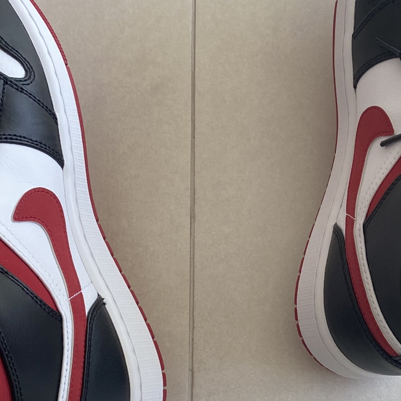 Jordan 1 Mid Gym Red Black White 착용 스타일 - 3