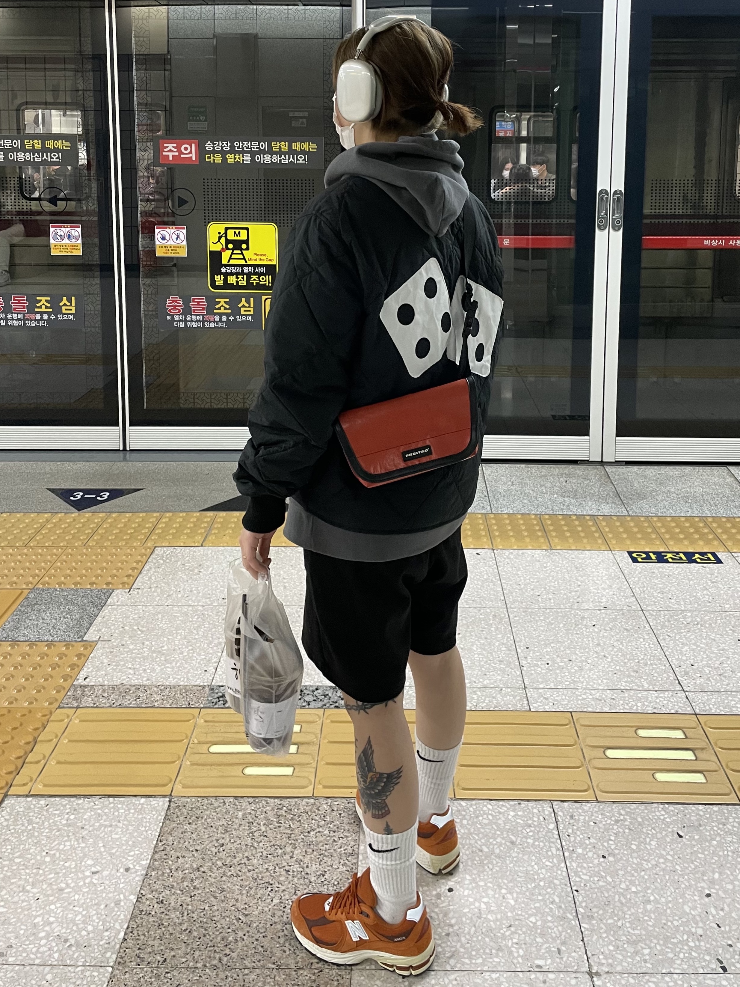 Stussy Dice Quilted Liner Jacket Black, Apple AirPods Max Lightning Silver (Korean Ver.) 착용 스타일