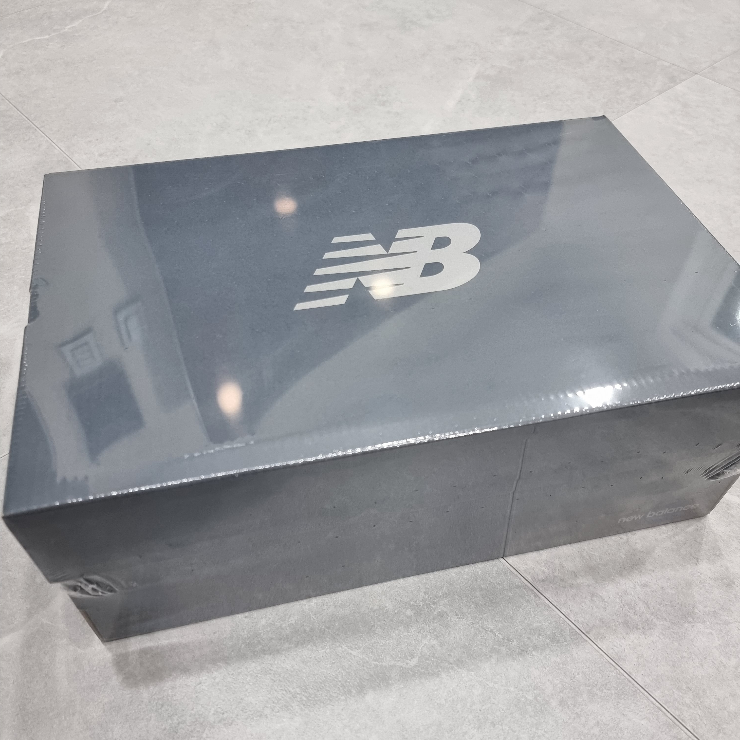 New Balance 327 Grey 착용 스타일 - 1