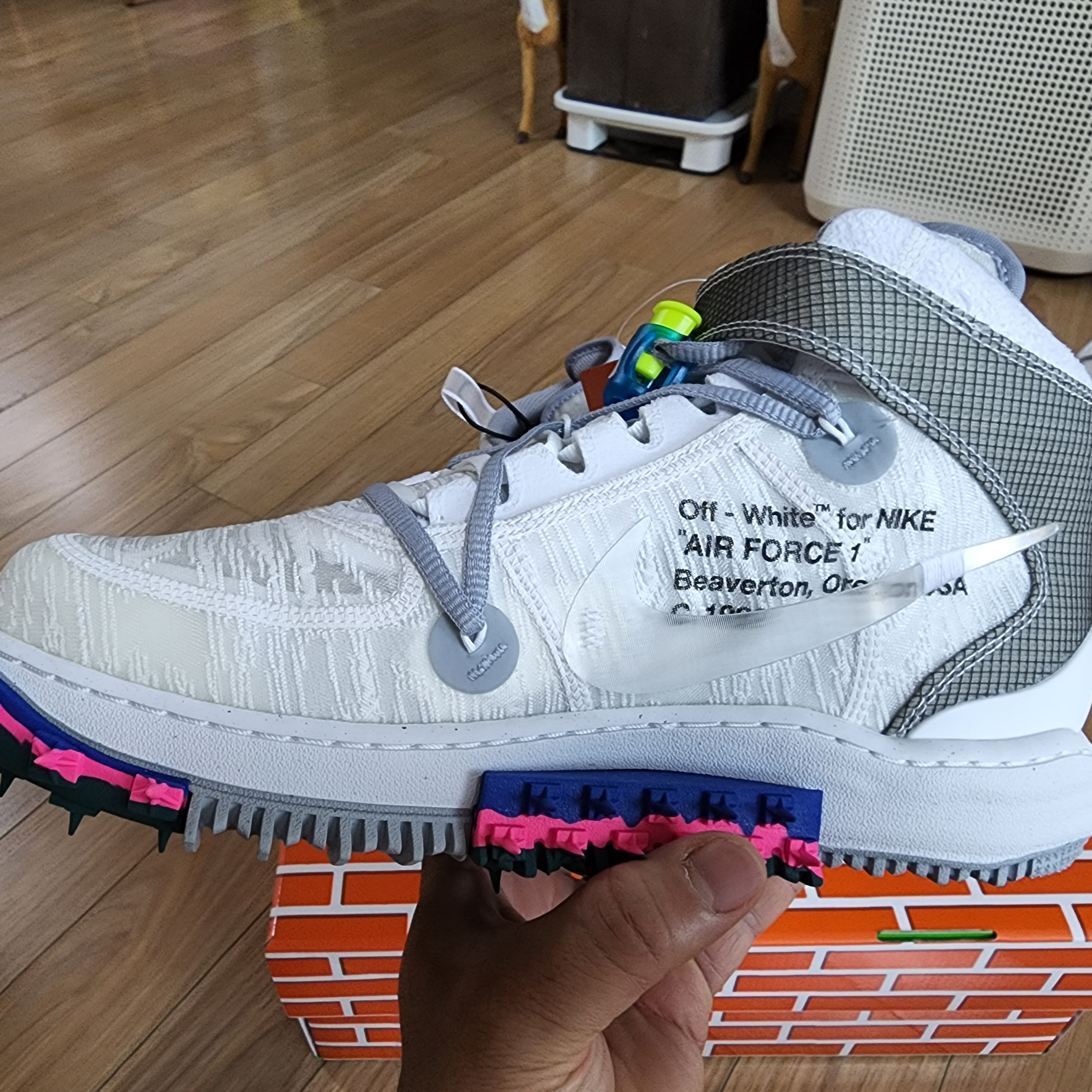 Nike x Off-White Air Force 1 Mid SP White 착용 스타일 - 4