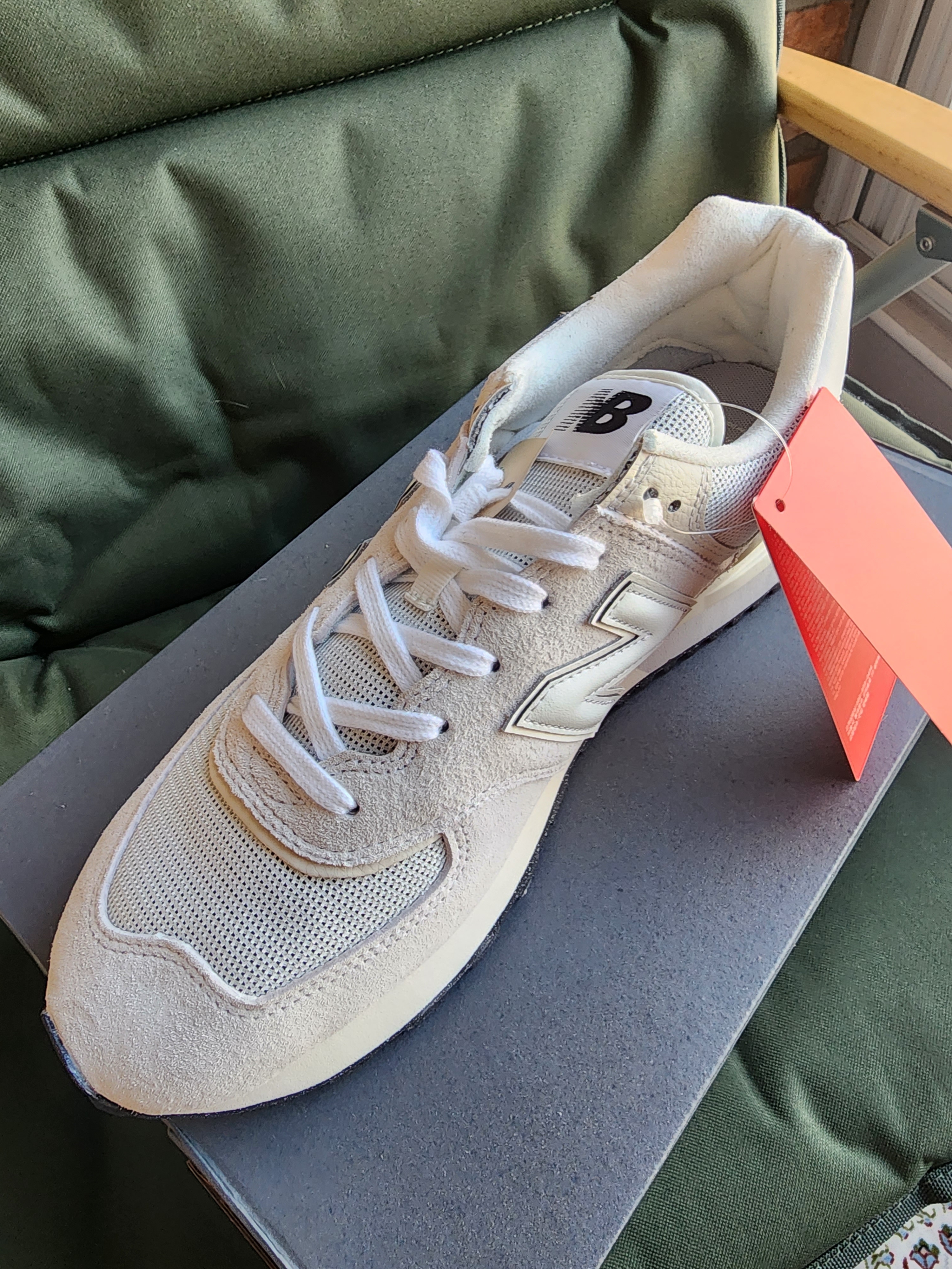 New Balance 574 Legacy Grey White, Jordan 1 Low Golf Triple White 착용 스타일 - 2