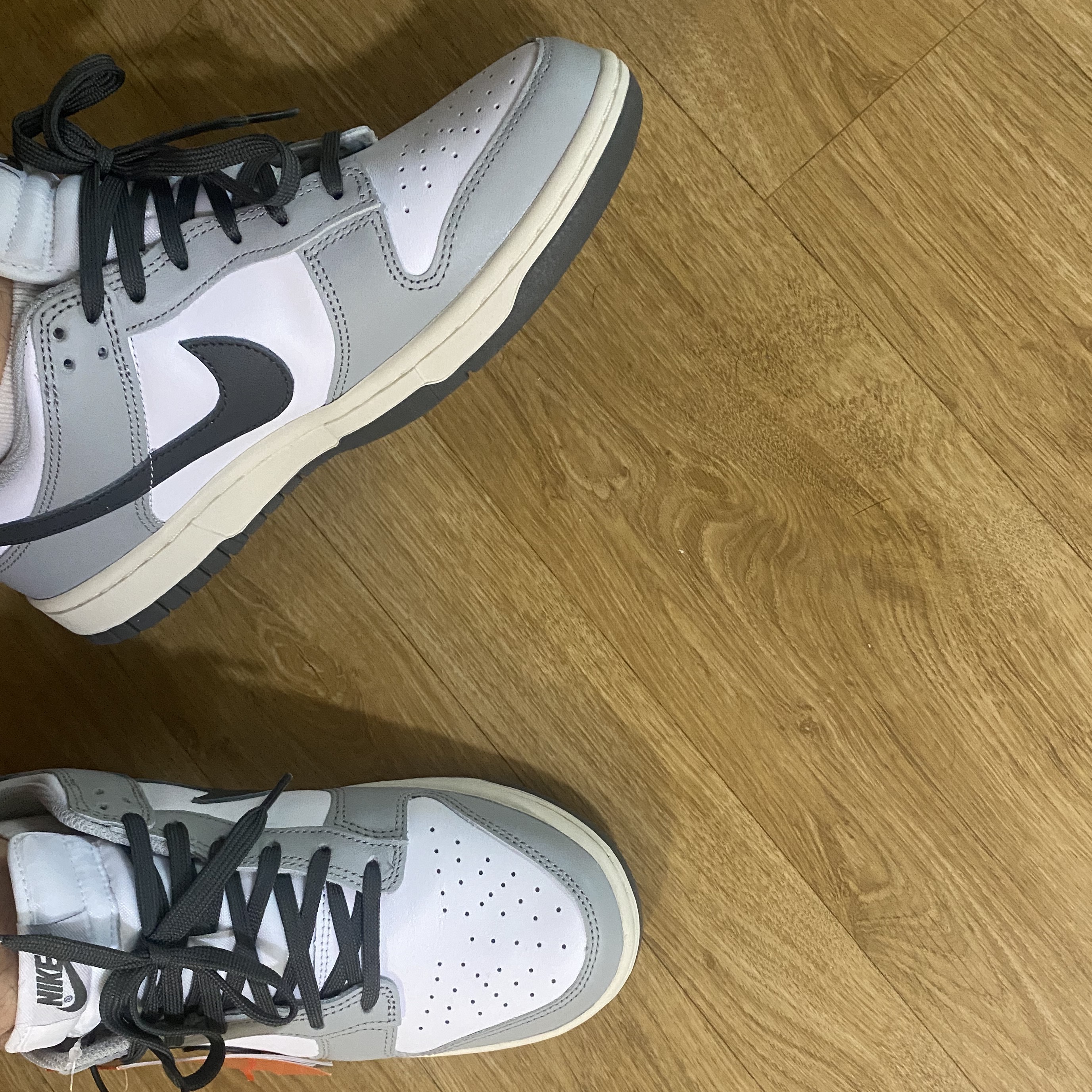 (W) Nike Dunk Low Light Smoke Grey 착용 스타일 - 3