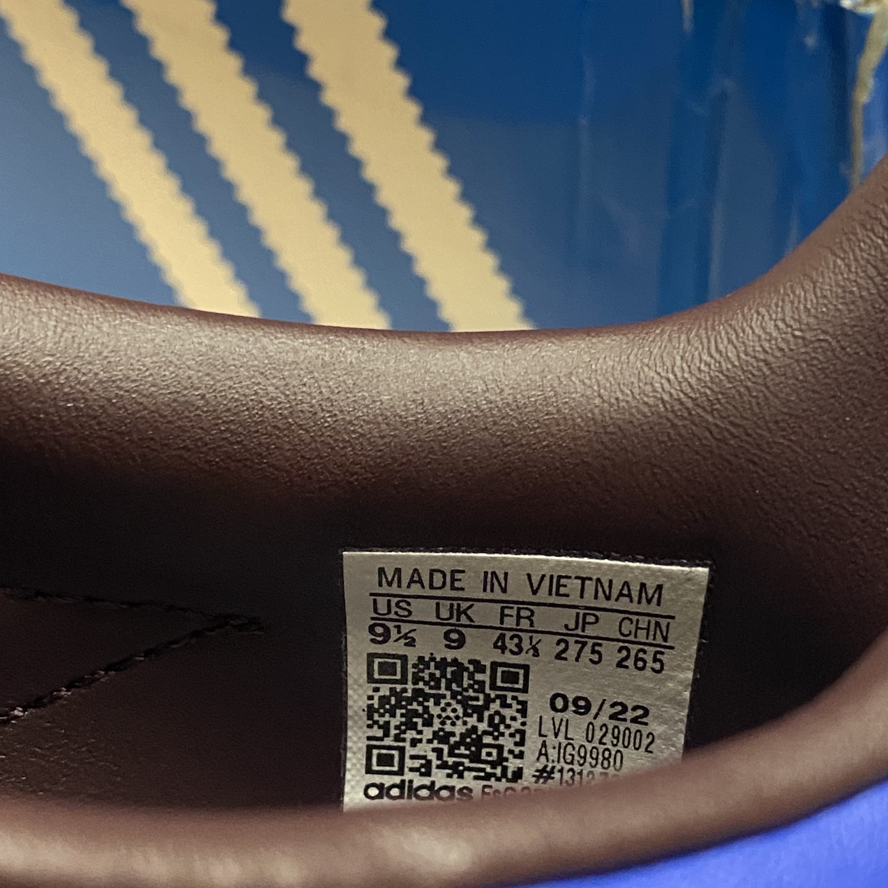 Adidas Gazelle Indoor Shadow Maroon 착용 스타일 - 5