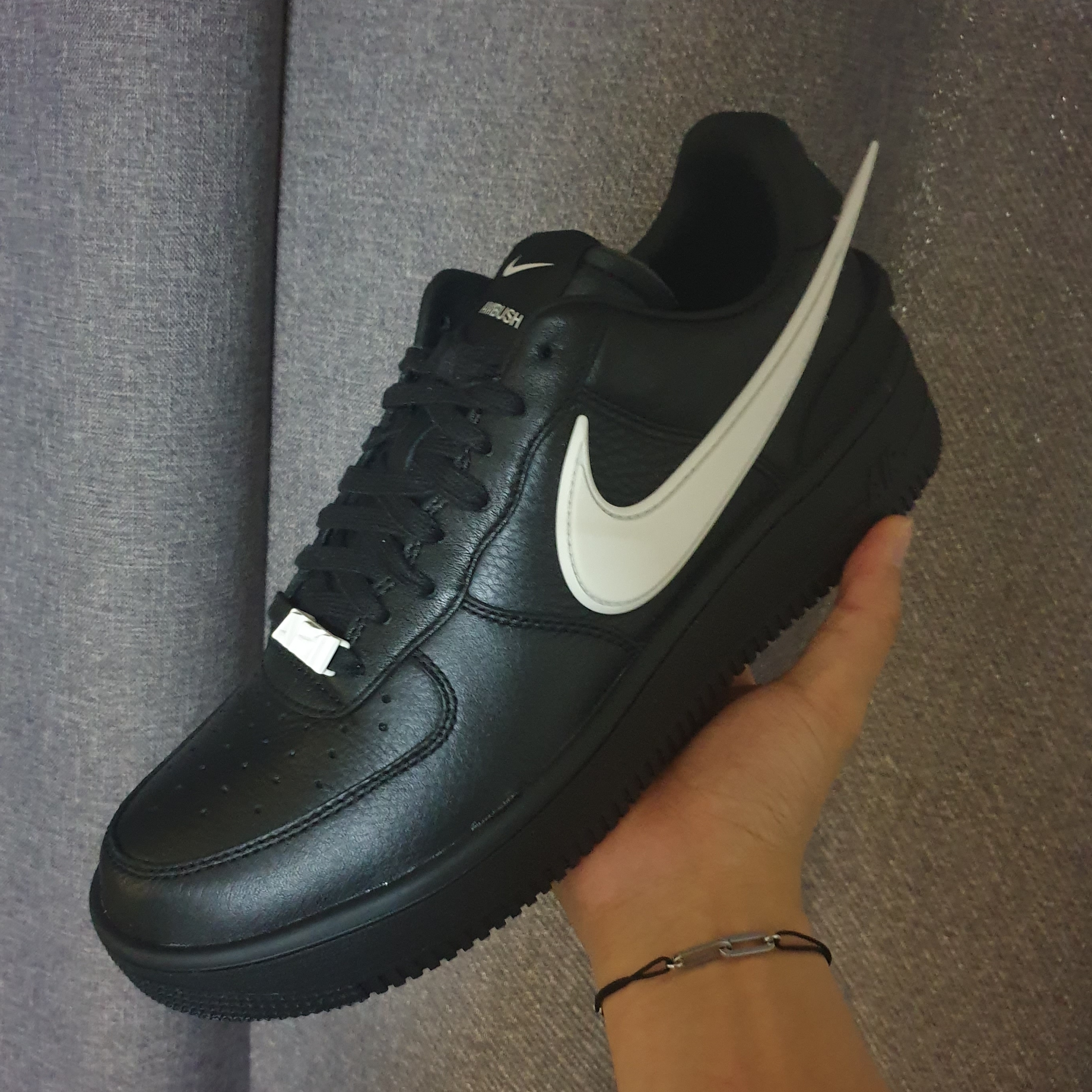 Jordan 1 Retro High OG Black Mocha, Nike x Ambush Air Force 1 Low SP Phantom 착용 스타일 - 3