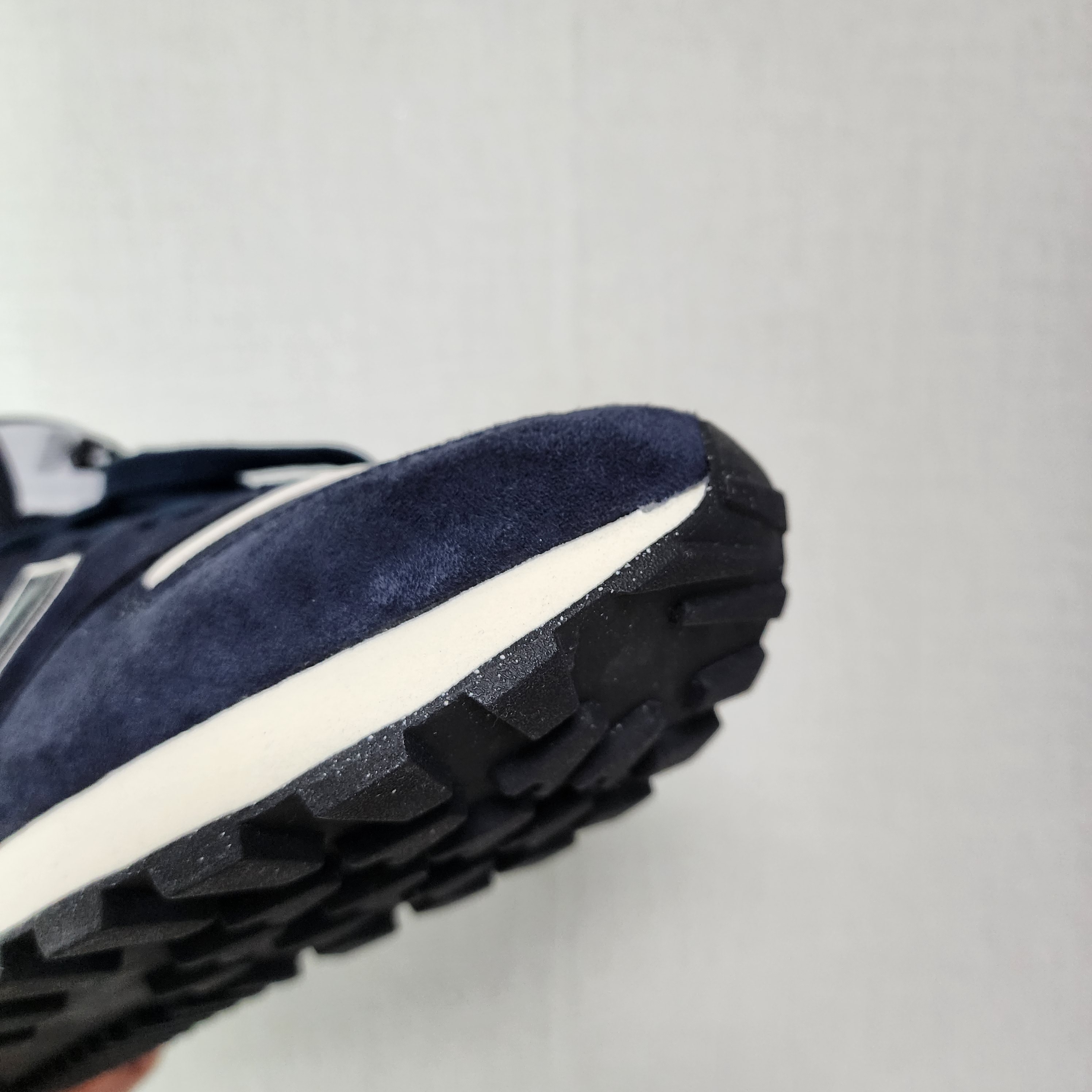 New Balance 574 Legacy Blue Navy 착용 스타일 - 3
