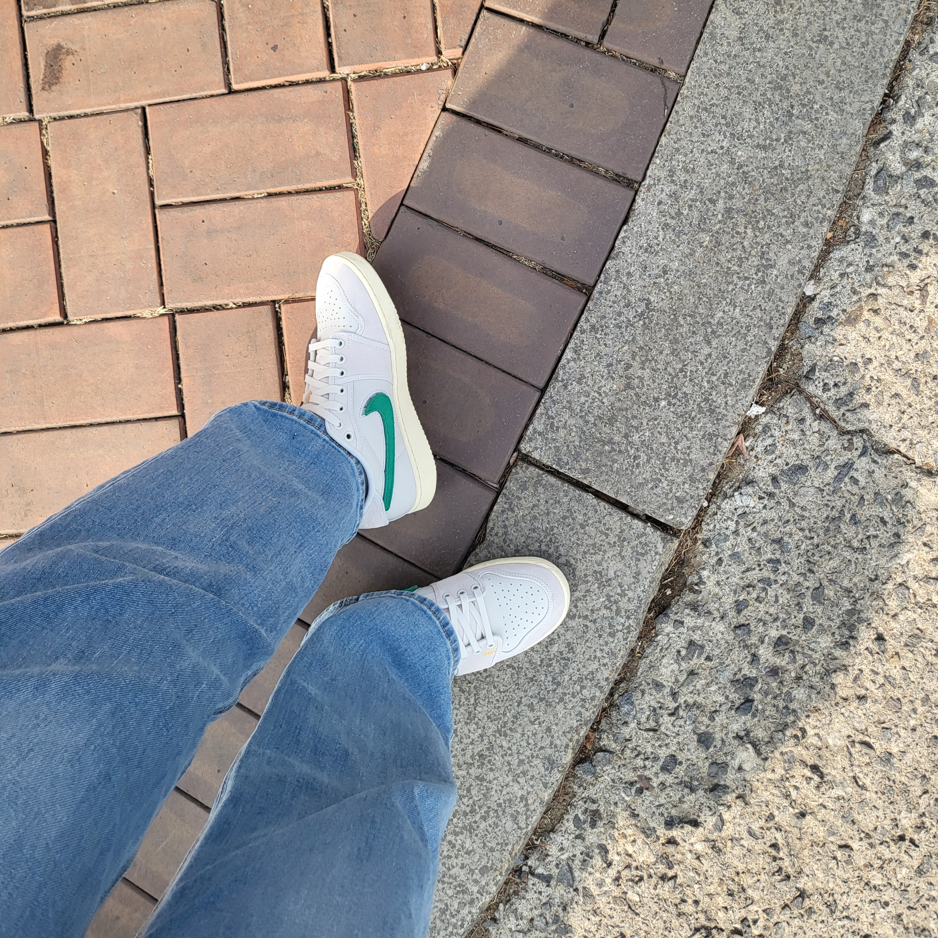 Jordan 1 x Union KO Low Sail Neutral Grey 착용 스타일