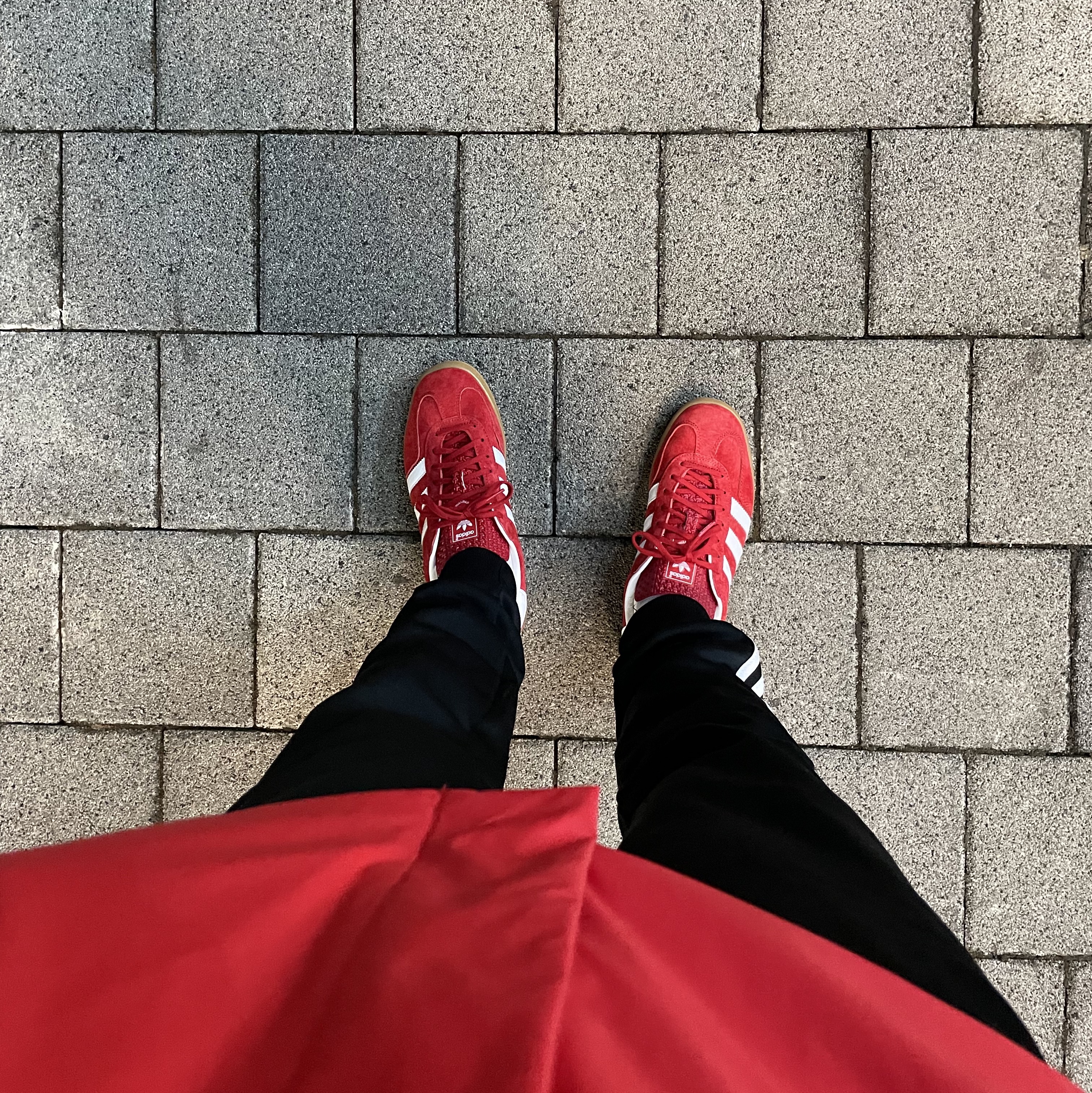 Adidas Gazelle Indoor Scarlet 착용 스타일