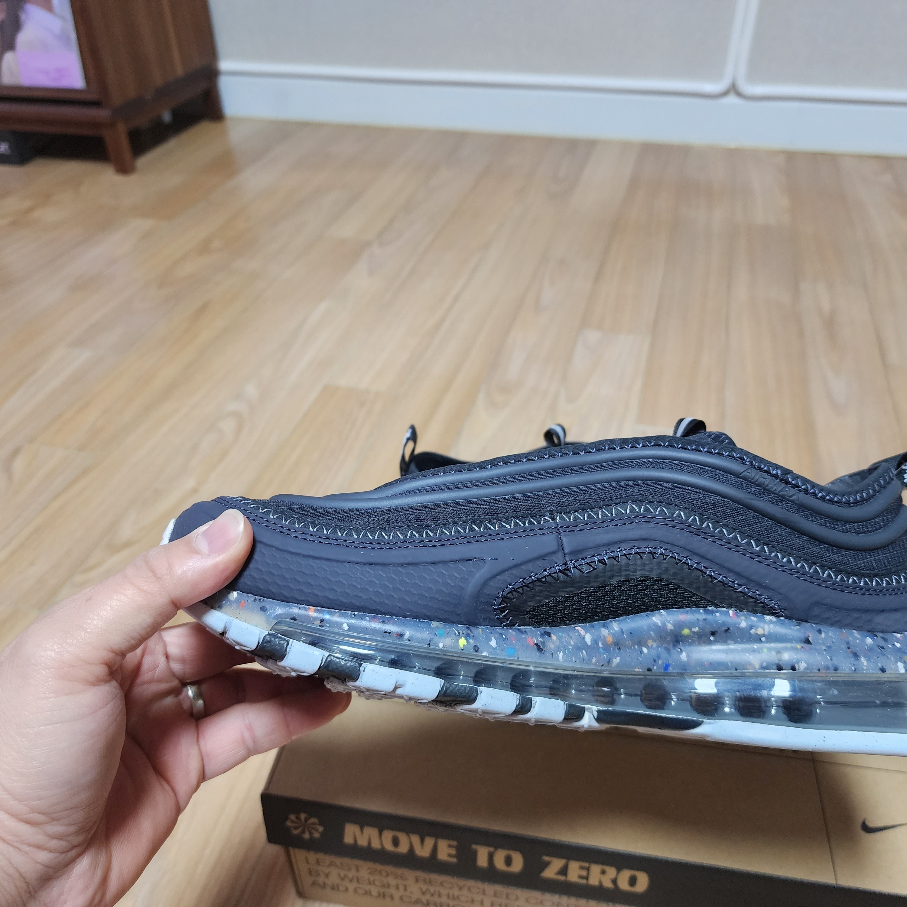 Nike Air Max Terrascape 97 Off Noir and Summit White 착용 스타일 - 2