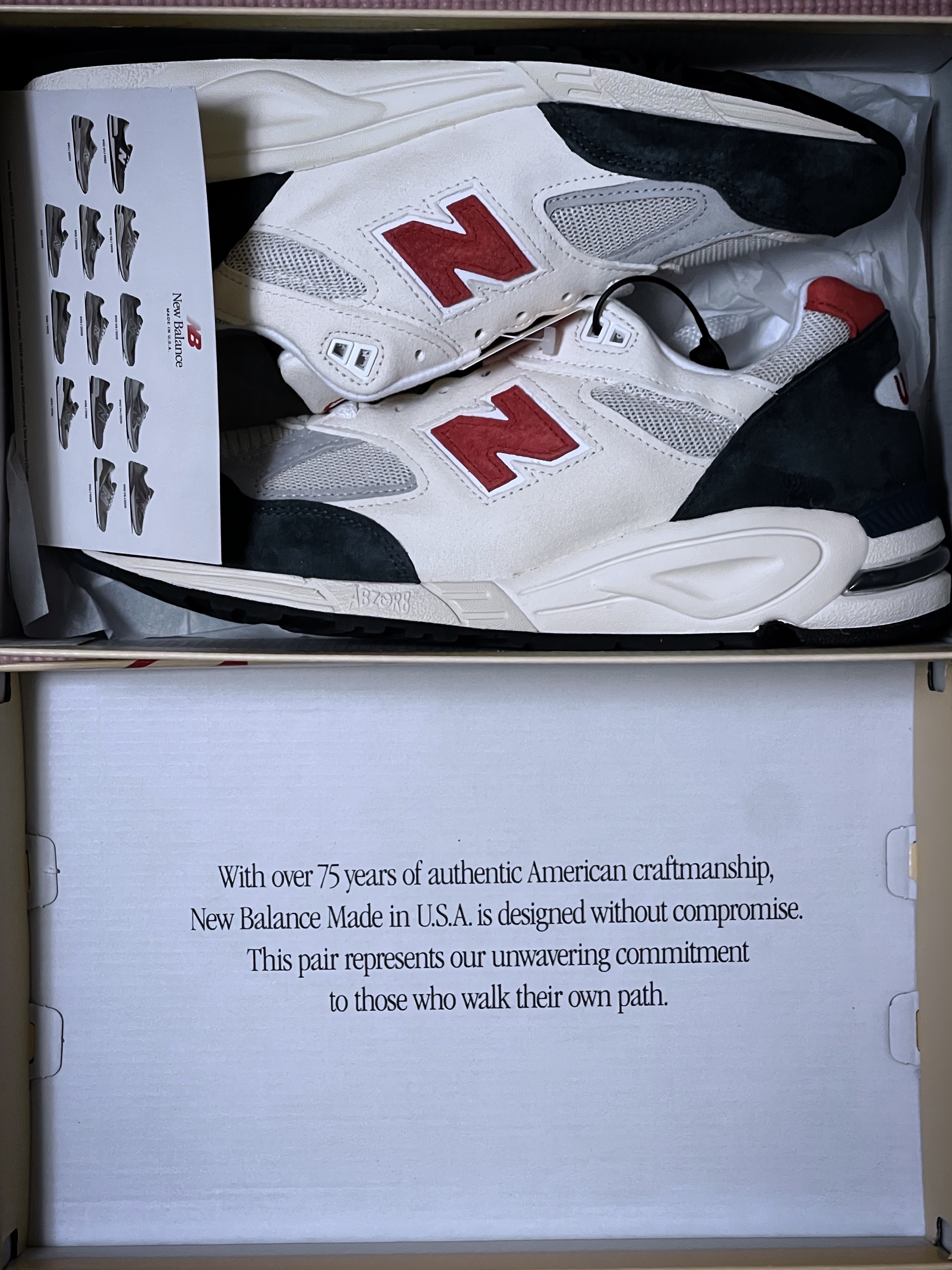 New Balance 990v2 Made in USA Navy Sea Salt 착용 스타일 - 1