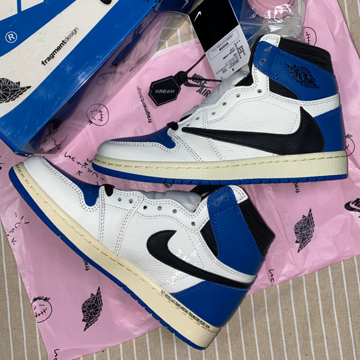 Jordan 1 x Travis Scott x Fragment Retro High OG SP Military Blue 착용 스타일