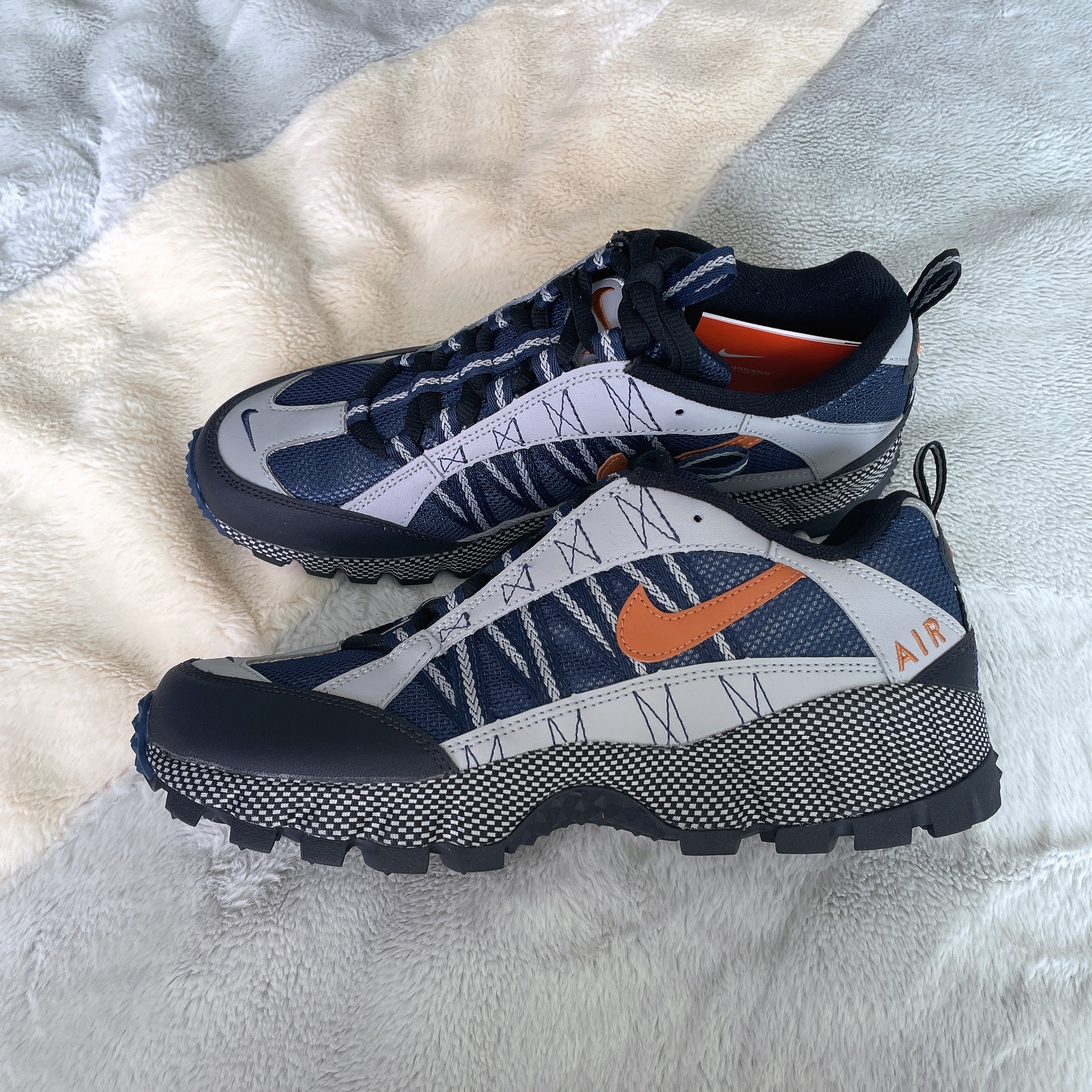 Nike Air Humara Midnight Navy and Obsidian 착용 스타일 - 2