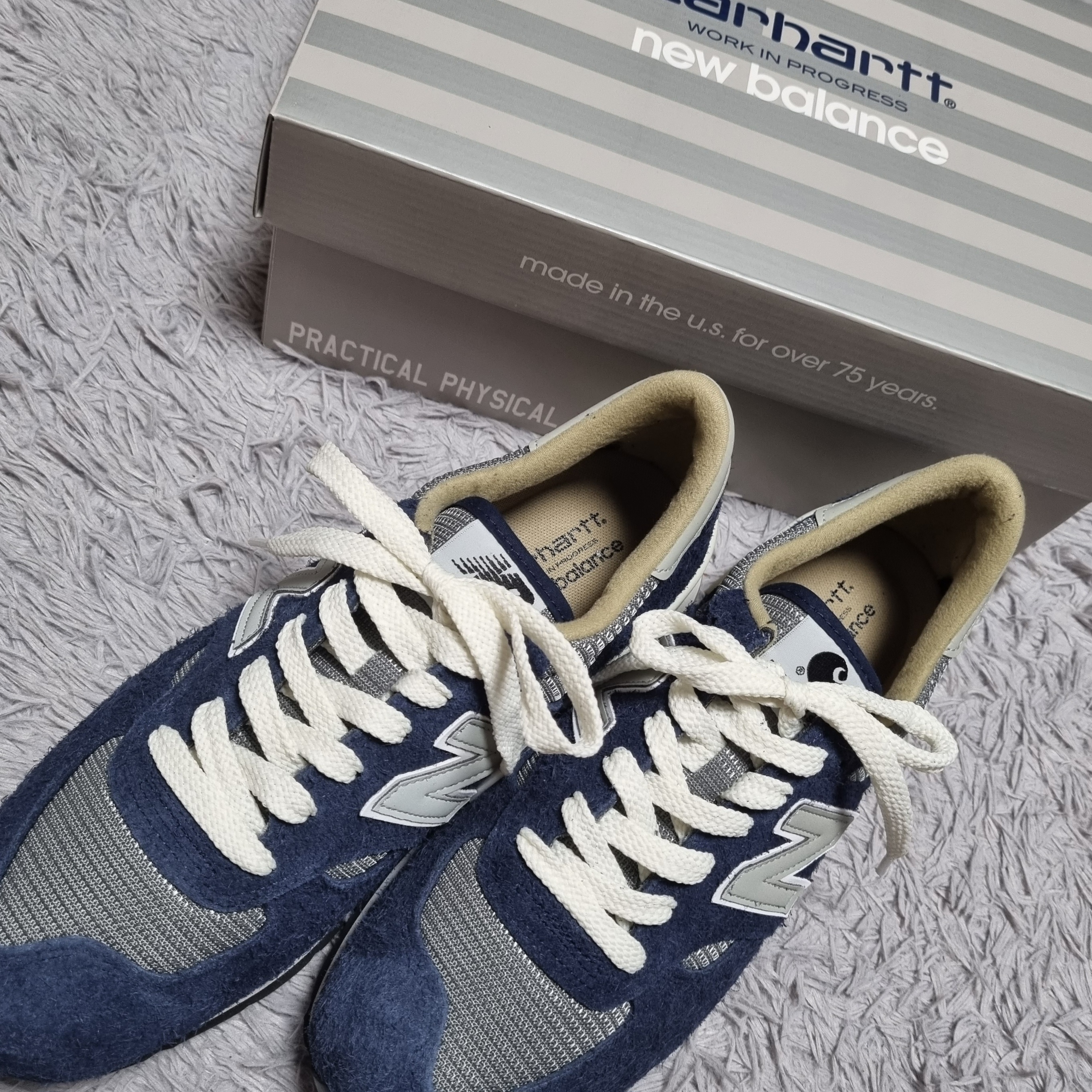 New Balance x Carhartt WIP 990v1 Made in USA Sculpture Center 착용 스타일 - 2