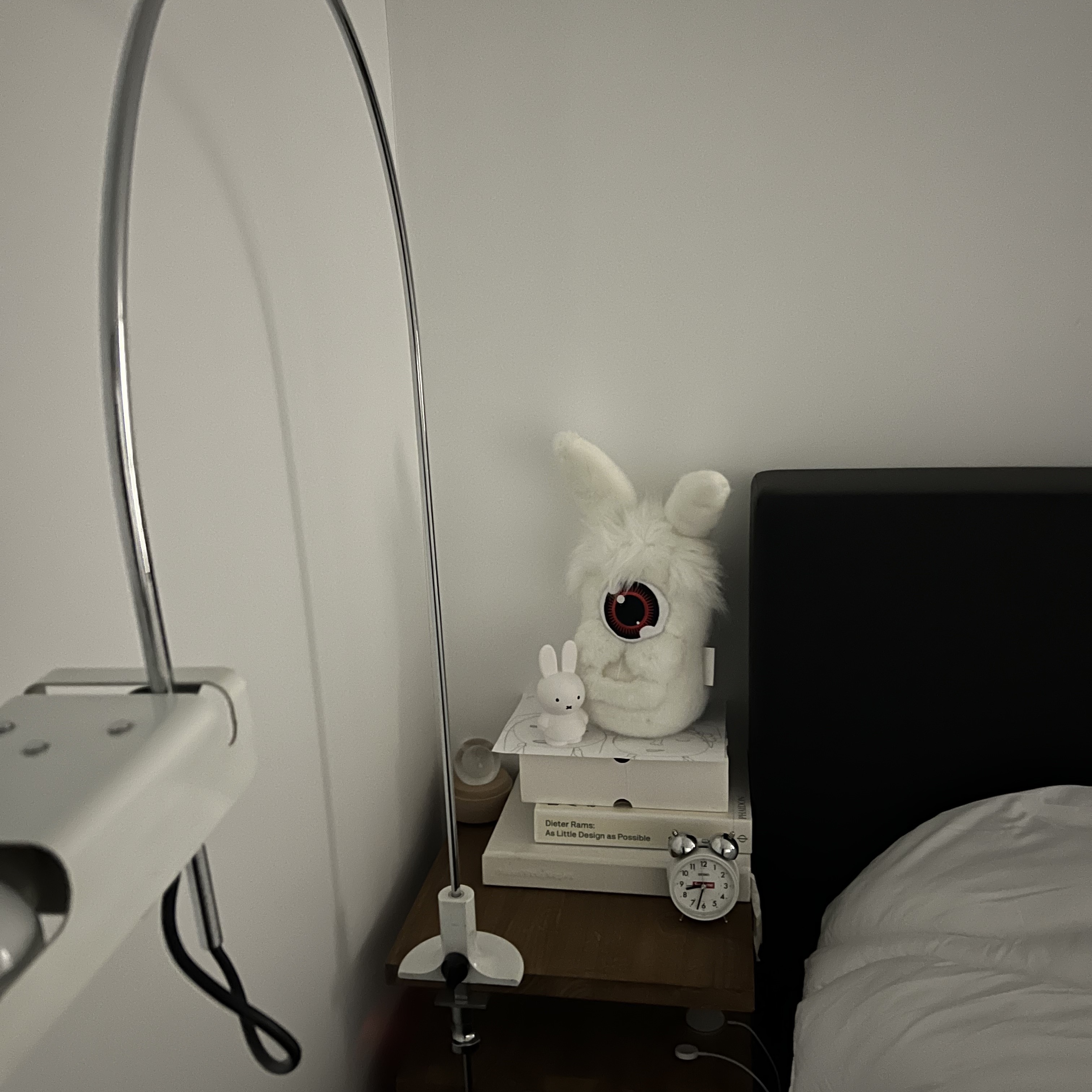 Supreme x Seiko Alarm Clock White - 22FW 착용 스타일 - 1