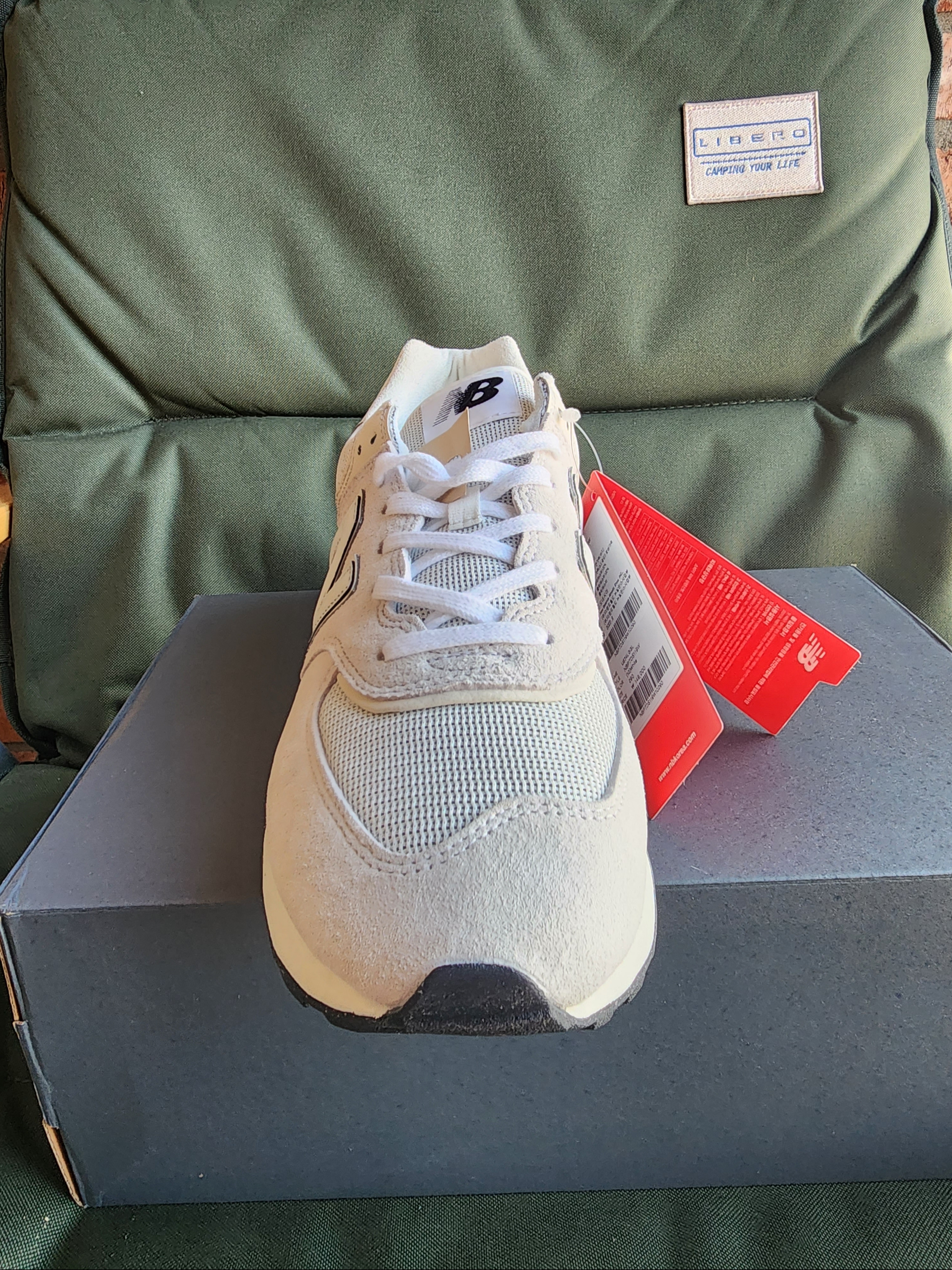 New Balance 574 Legacy Grey White, Jordan 1 Low Golf Triple White 착용 스타일 - 5