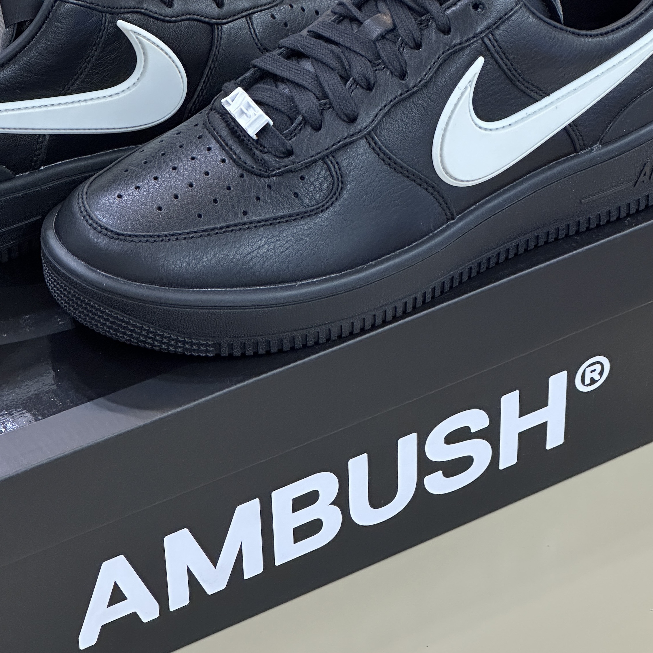 Nike x Ambush Air Force 1 Low SP Black 착용 스타일 - 2