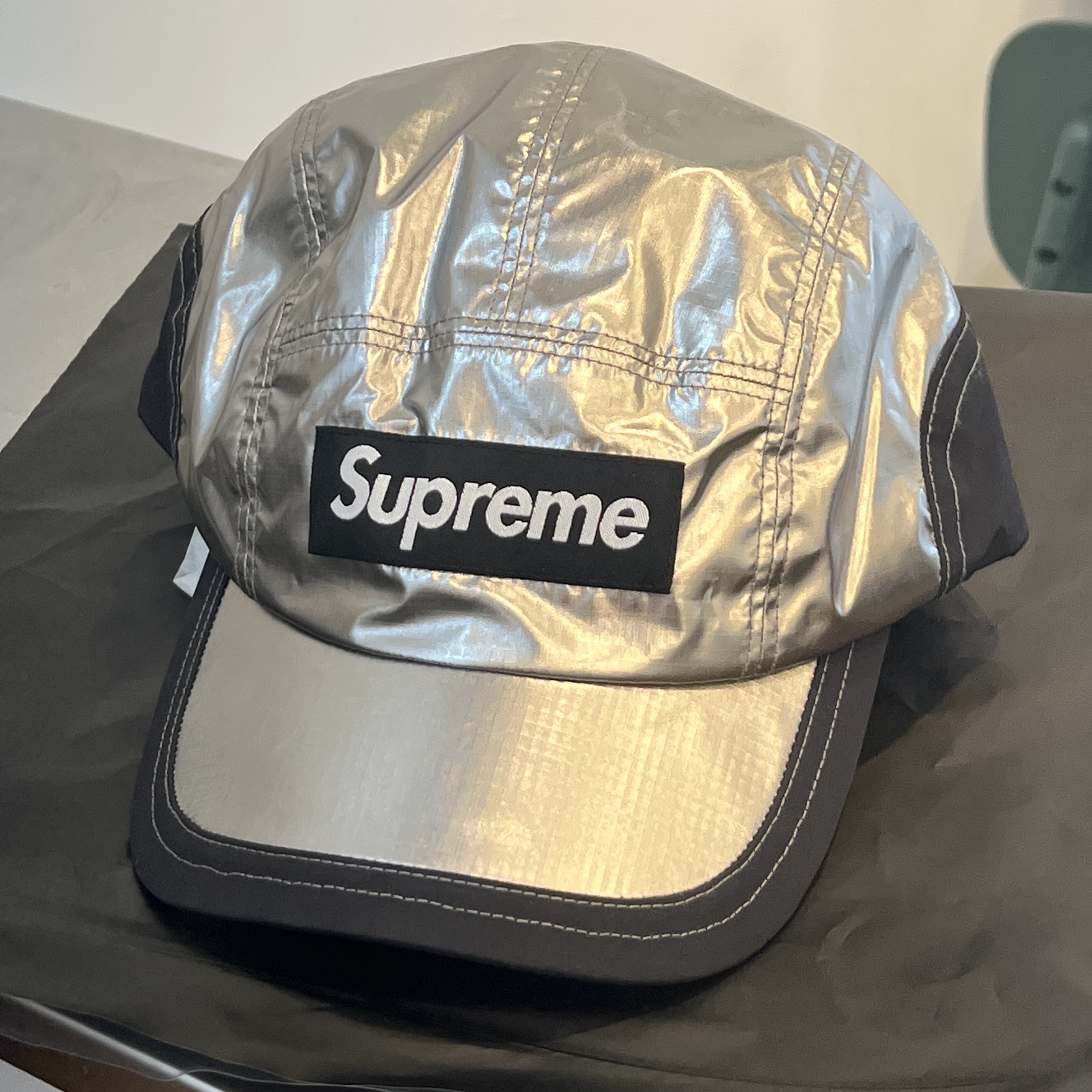 Supreme Gore-Tex Camp Cap Silver - 22FW 착용 스타일