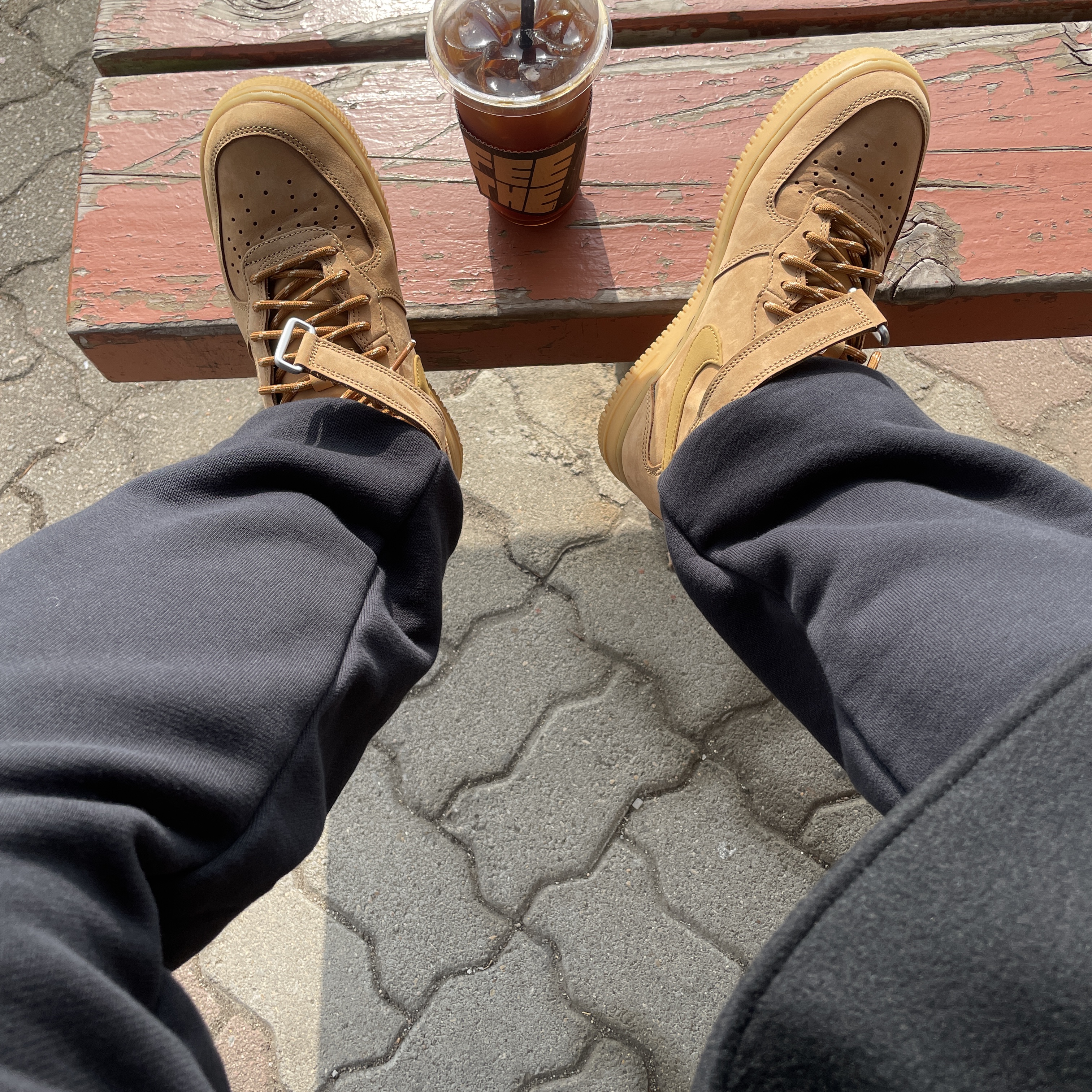 Nike Air Force 1 Mid '07 WB Flax 착용 스타일