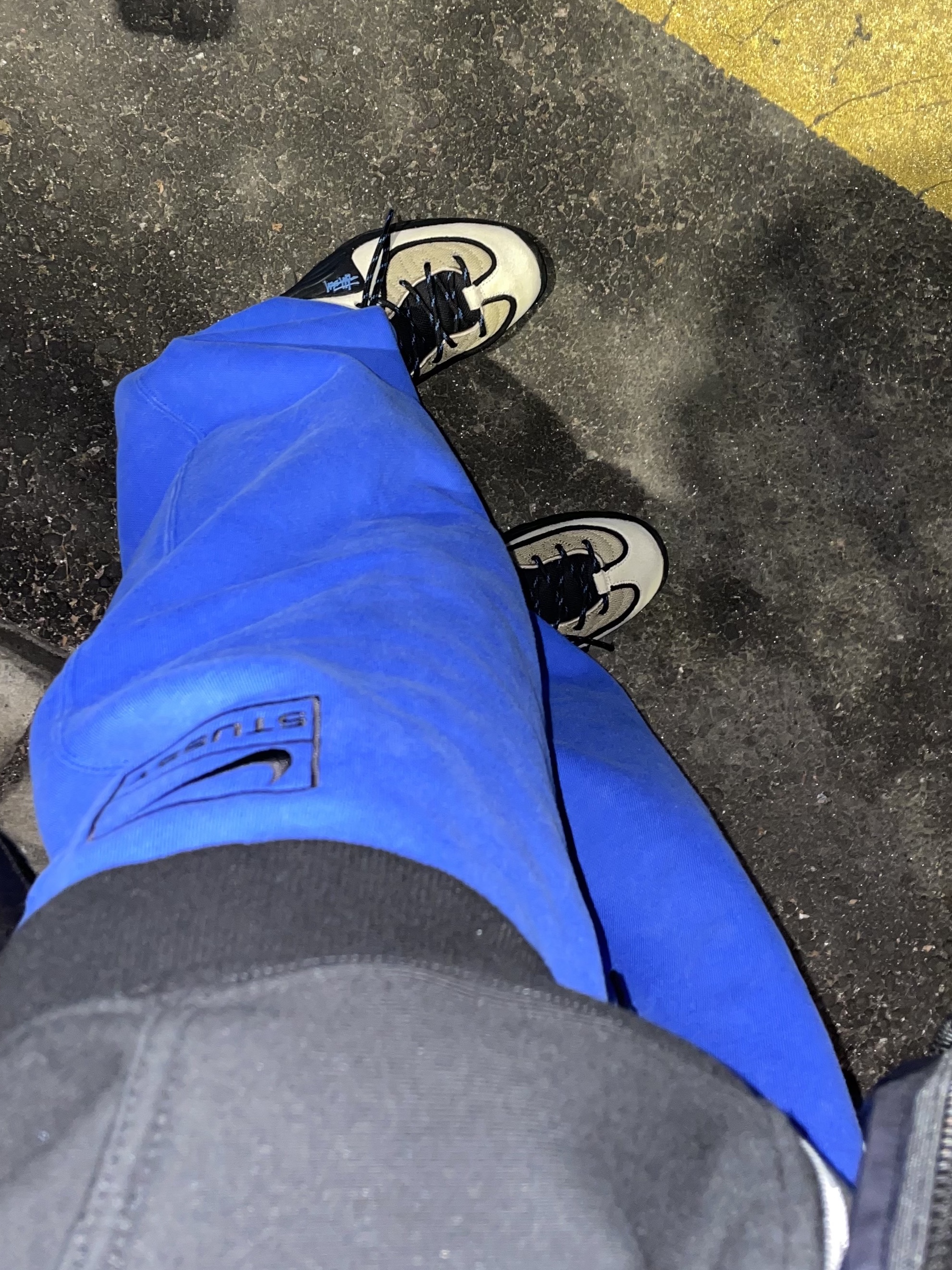 Nike x Stussy Air Penny II Rattan and Limestone, Nike x Stussy NRG Acid Washed Fleece Pants Game Royal (DR4025-480) 착용 스타일