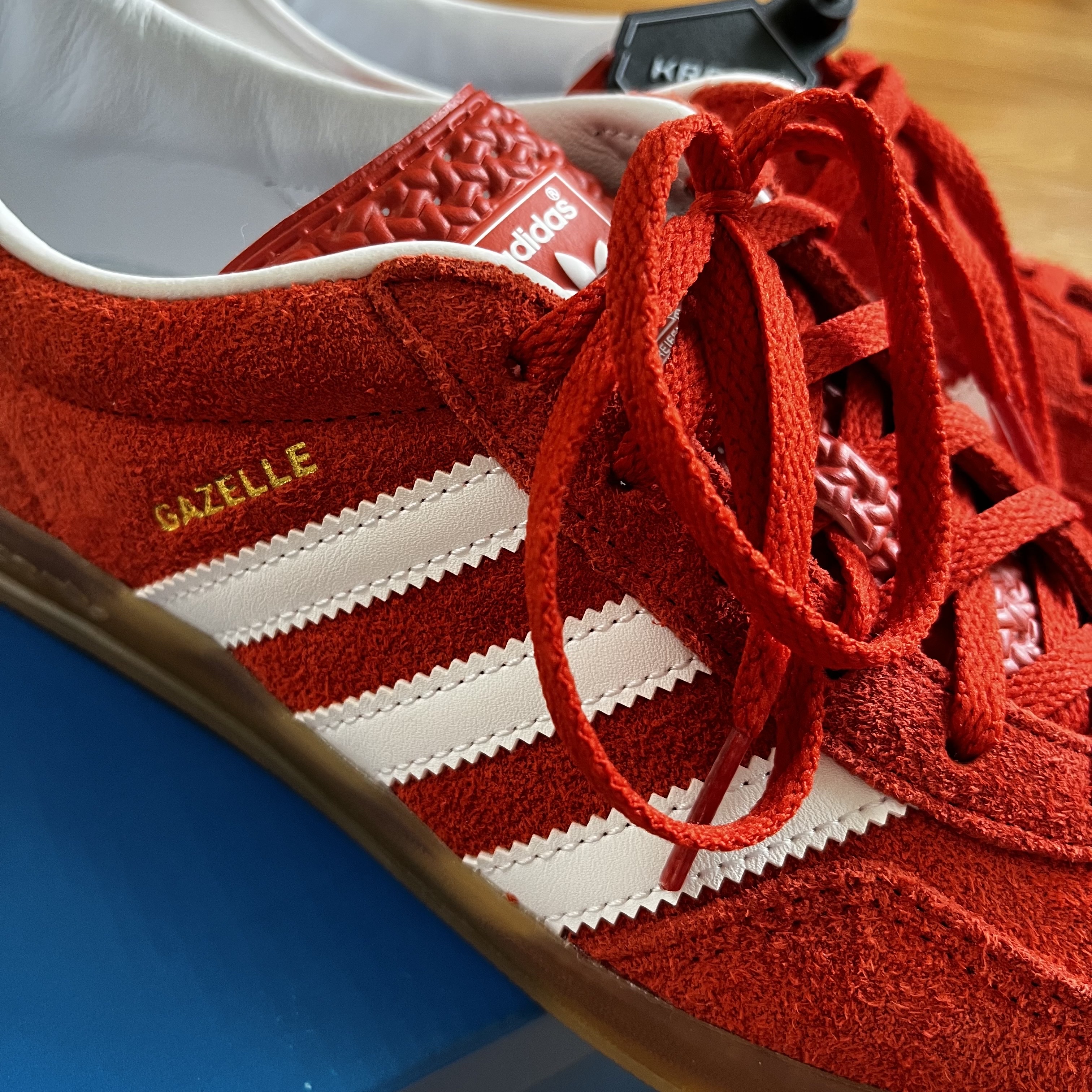 (W) Adidas Gazelle Indoor Bold Orange Cloud White 착용 스타일 - 2